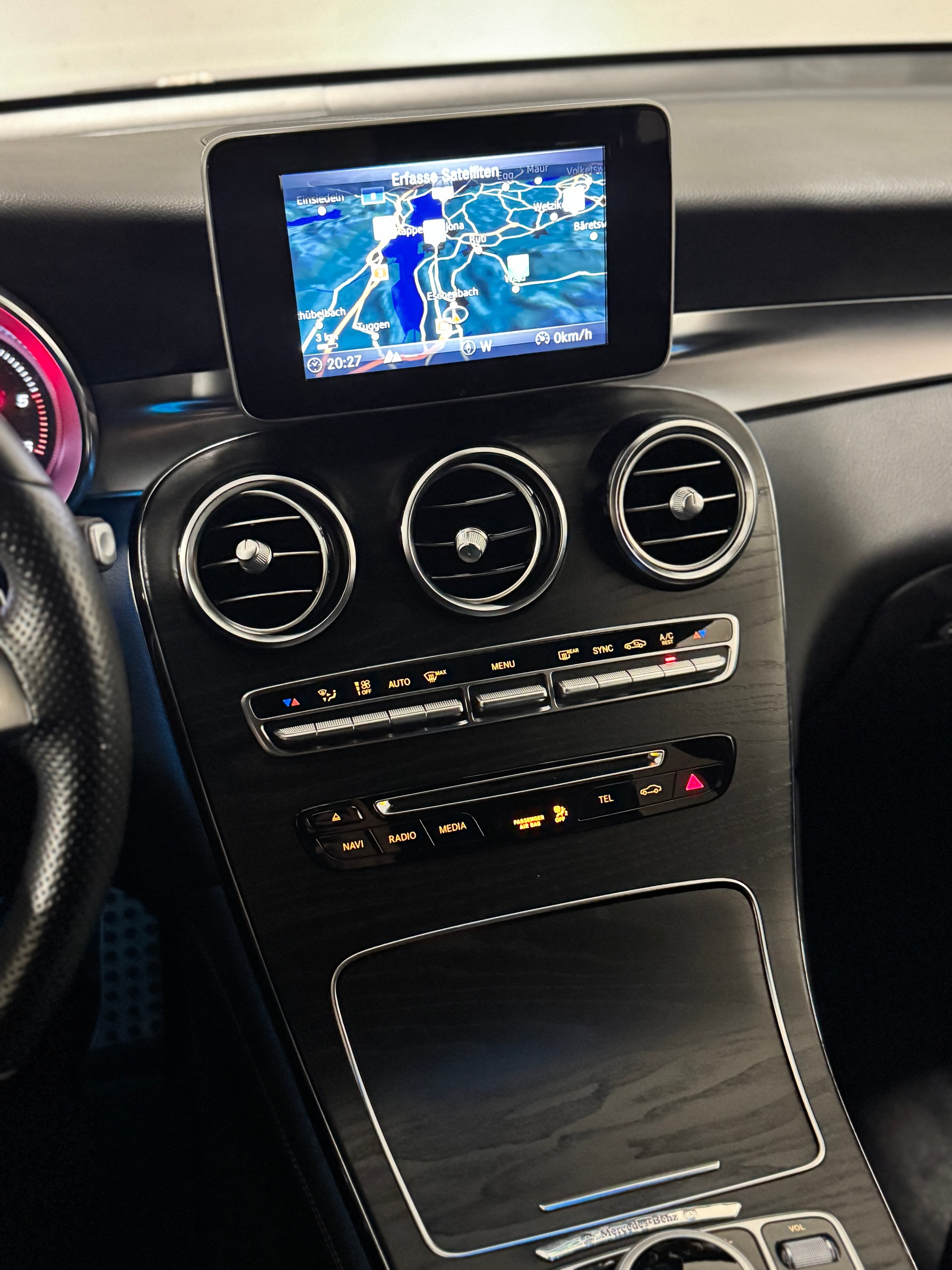 MERCEDES-BENZ GLC 250 d AMG Line 4Matic 9G-Tronic-image-11