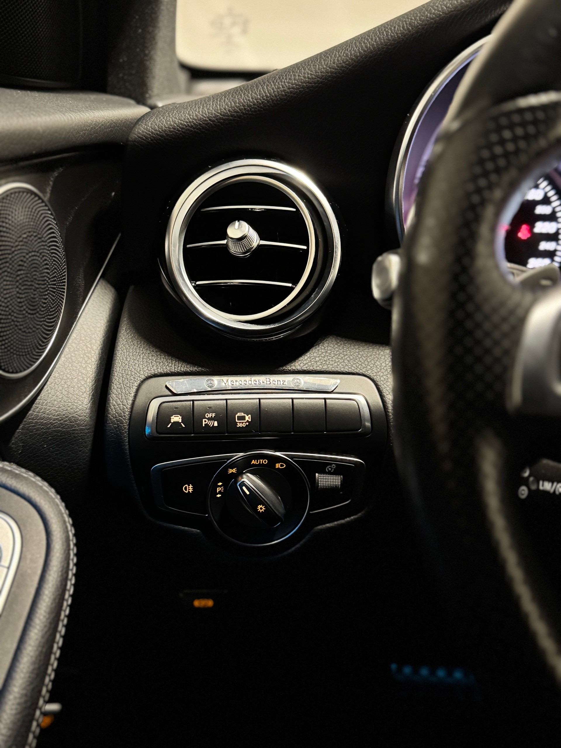MERCEDES-BENZ GLC 250 d AMG Line 4Matic 9G-Tronic-image-8