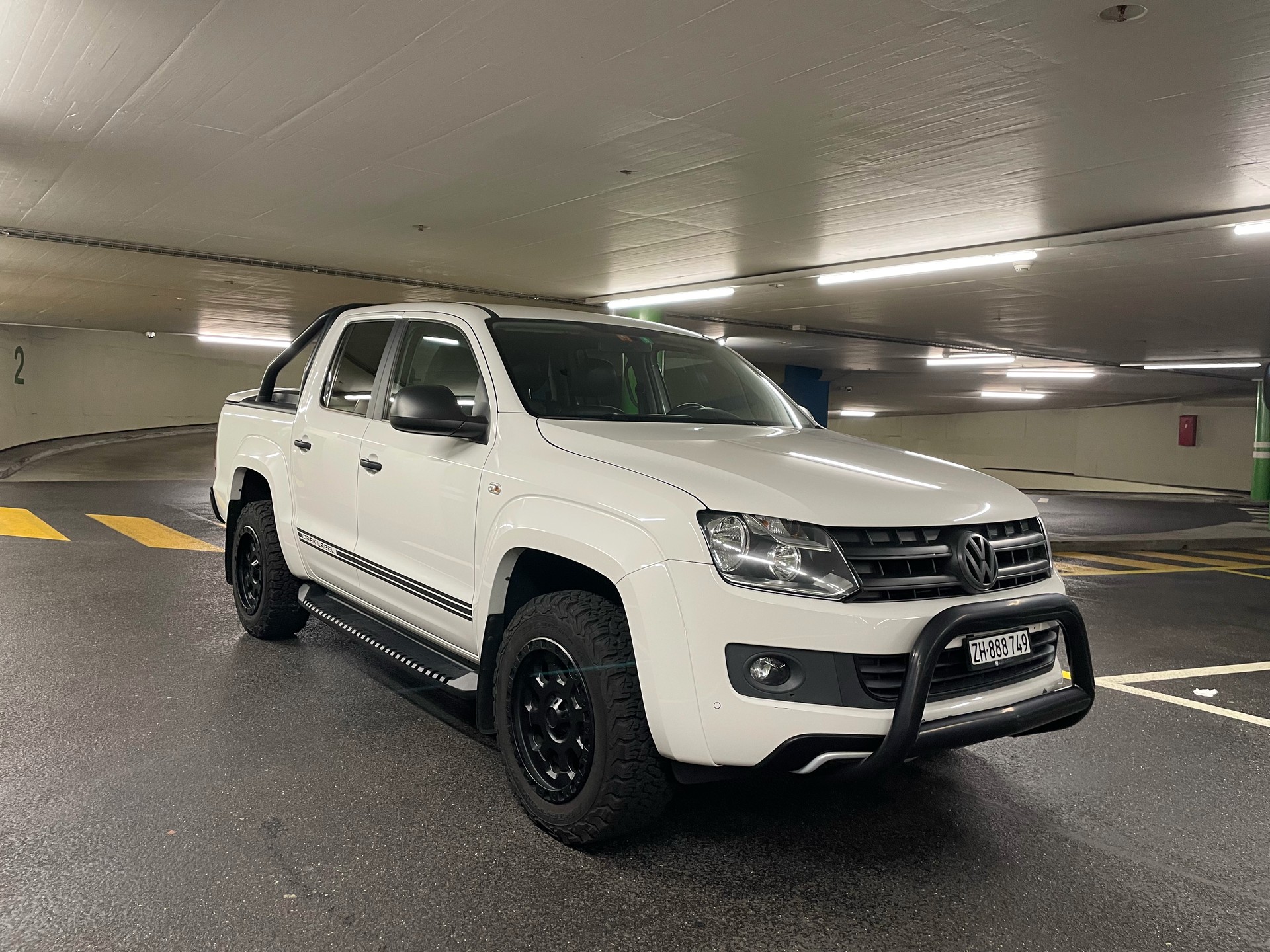VW Amarok 2.0 BiTDI Highline Dark Label 4Motion permanent-image-0