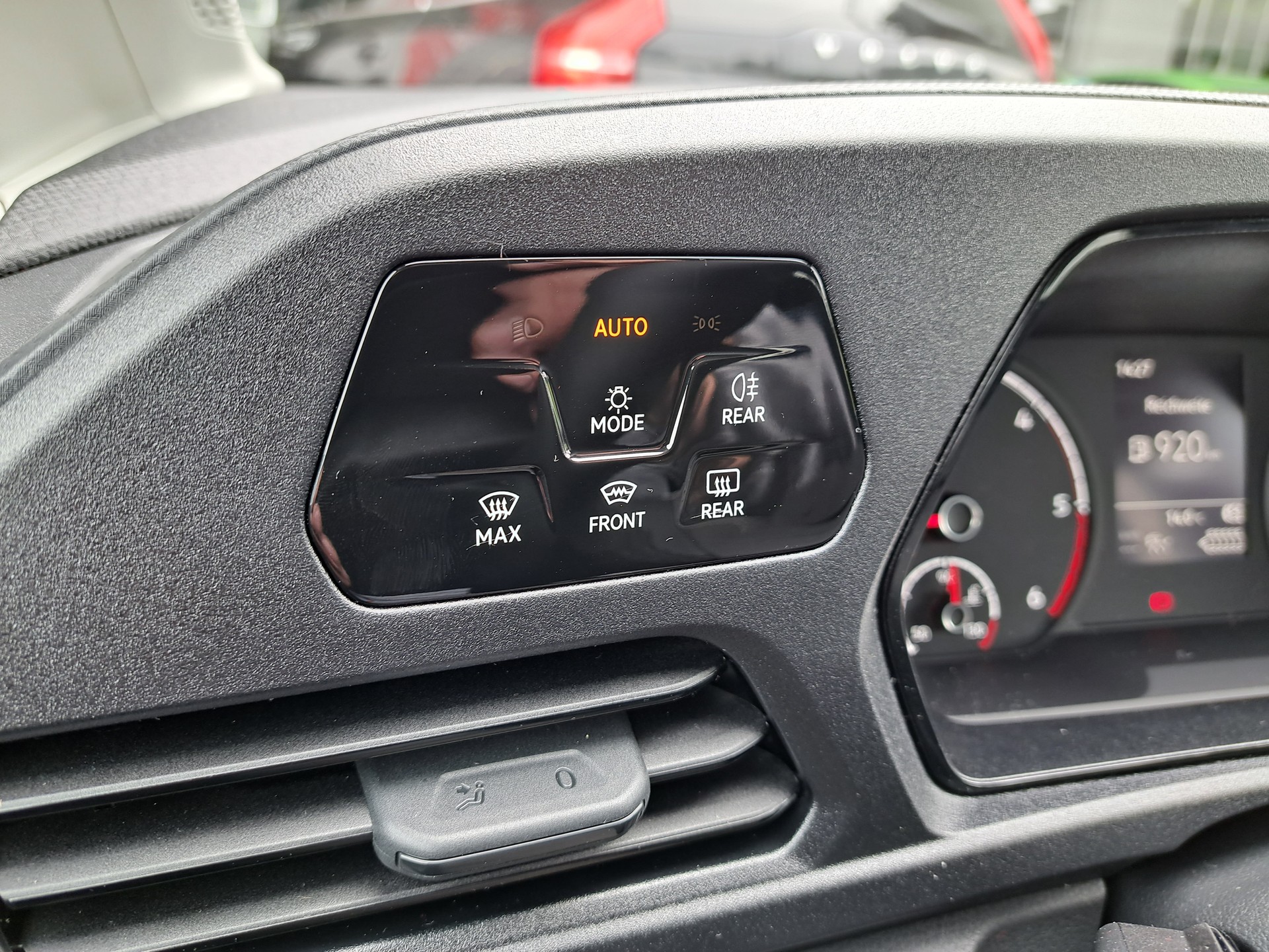 VW Caddy Maxi 2.0 TDI Life-image-8