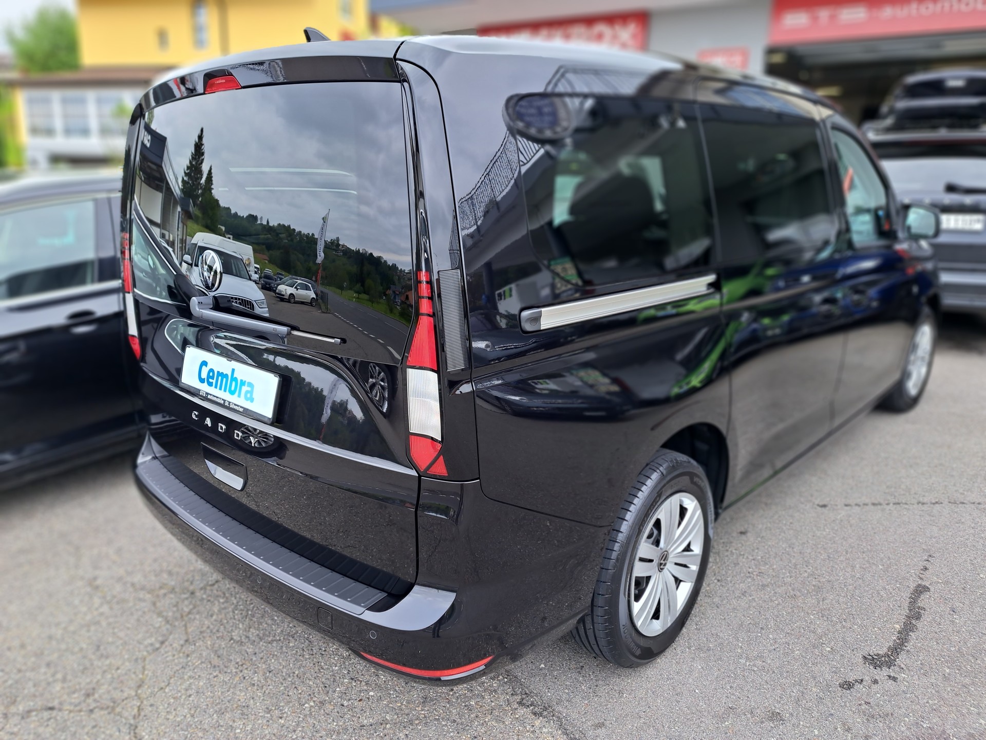 VW Caddy Maxi 2.0 TDI Life-image-1
