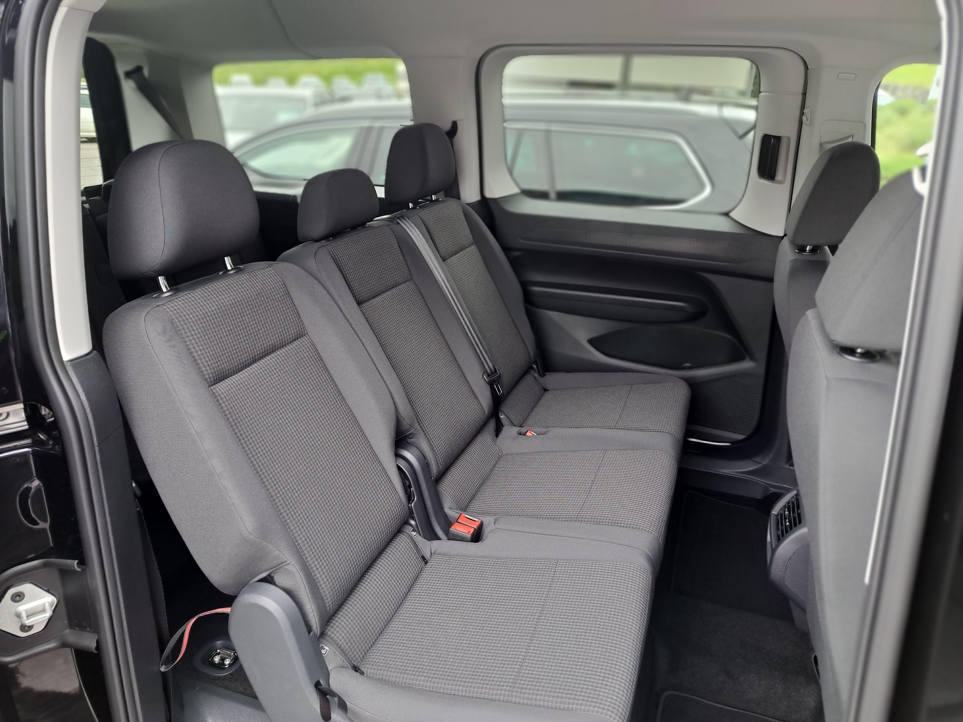 VW Caddy Maxi 2.0 TDI Life-image-11