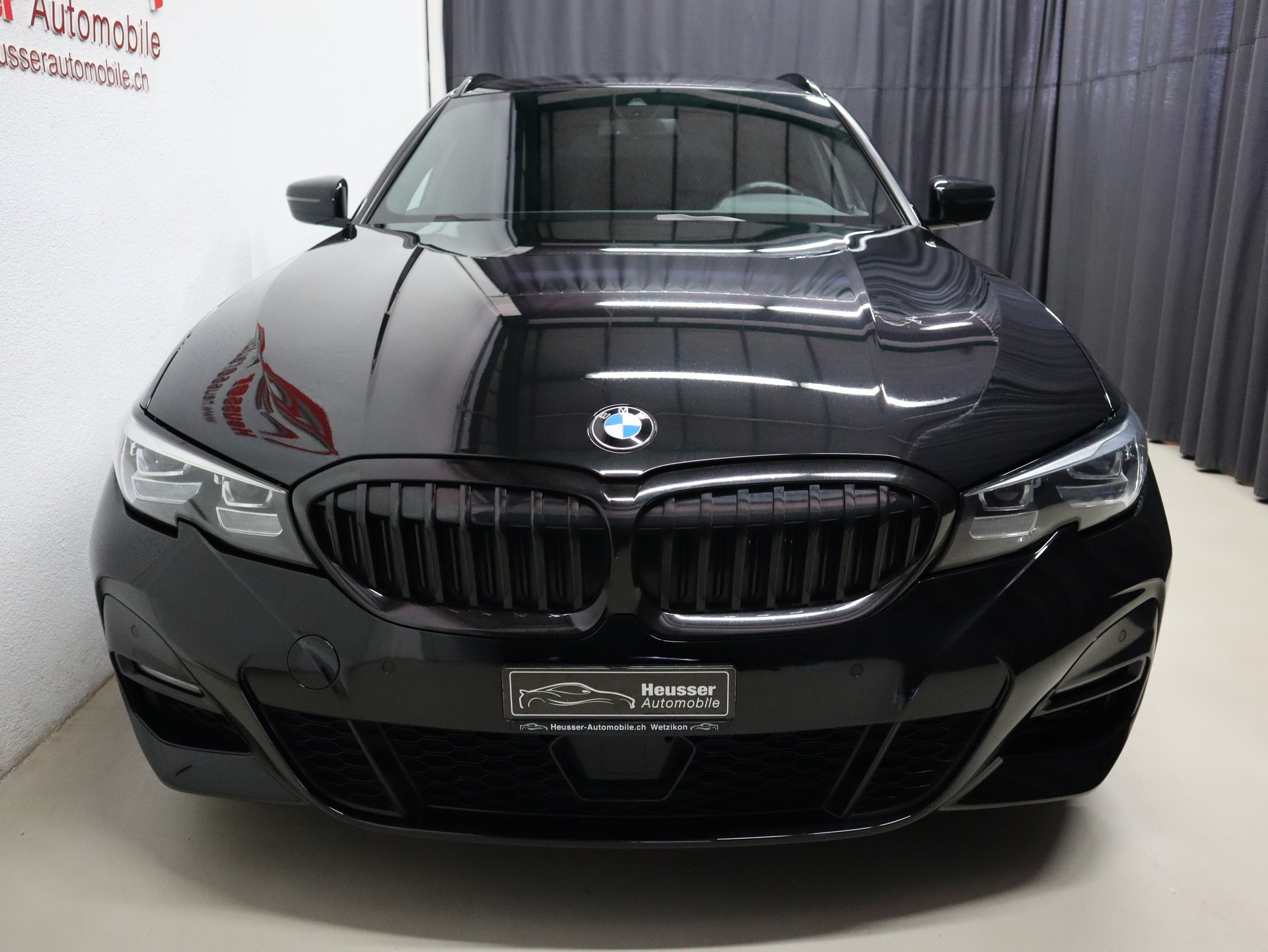 BMW 330i Touring Steptronic M Sport - Navi - Leder/Alcantara - Ambiente - 258 PS-image-6