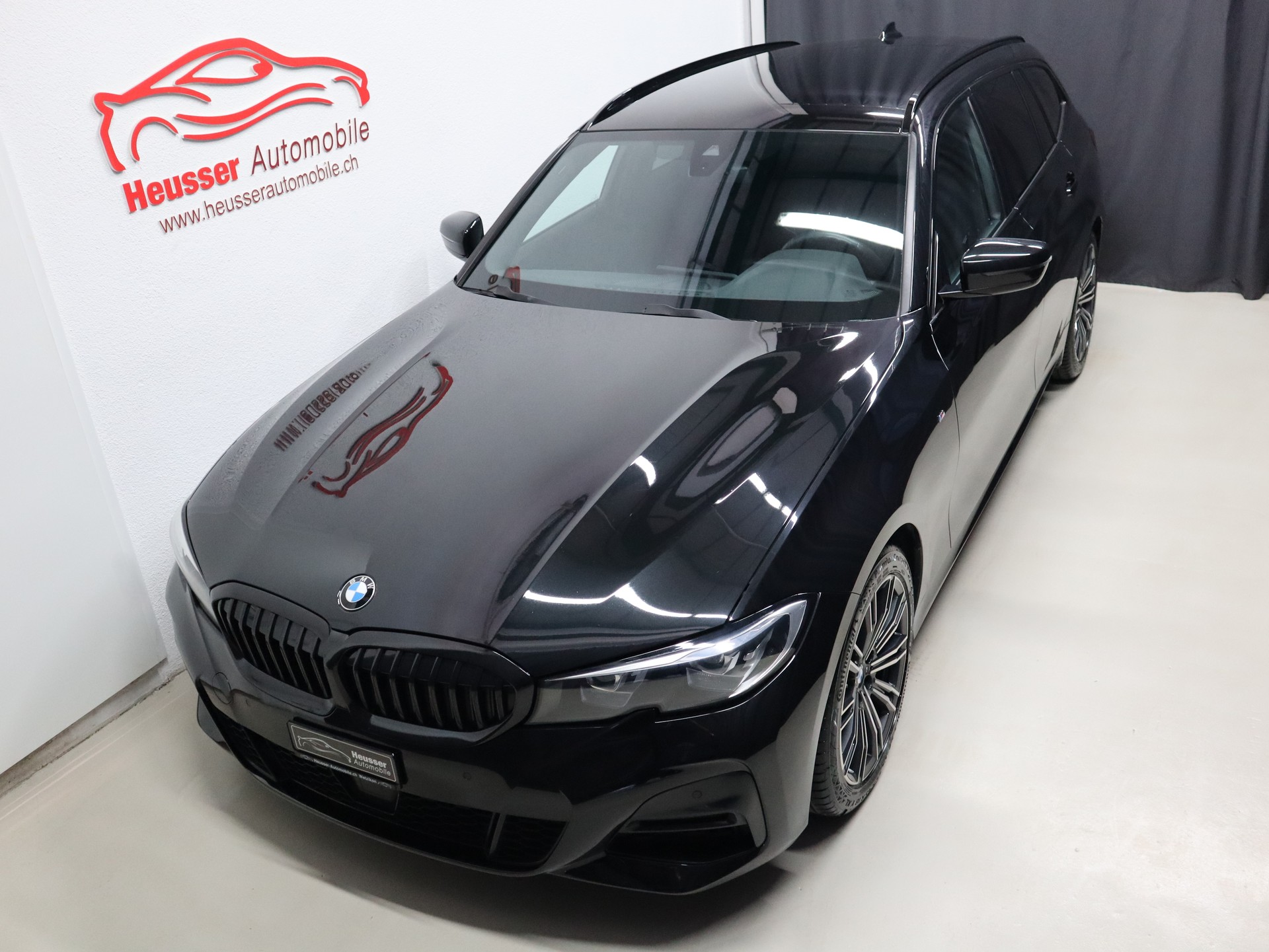 BMW 330i Touring Steptronic M Sport - Navi - Leder/Alcantara - Ambiente - 258 PS-image-2