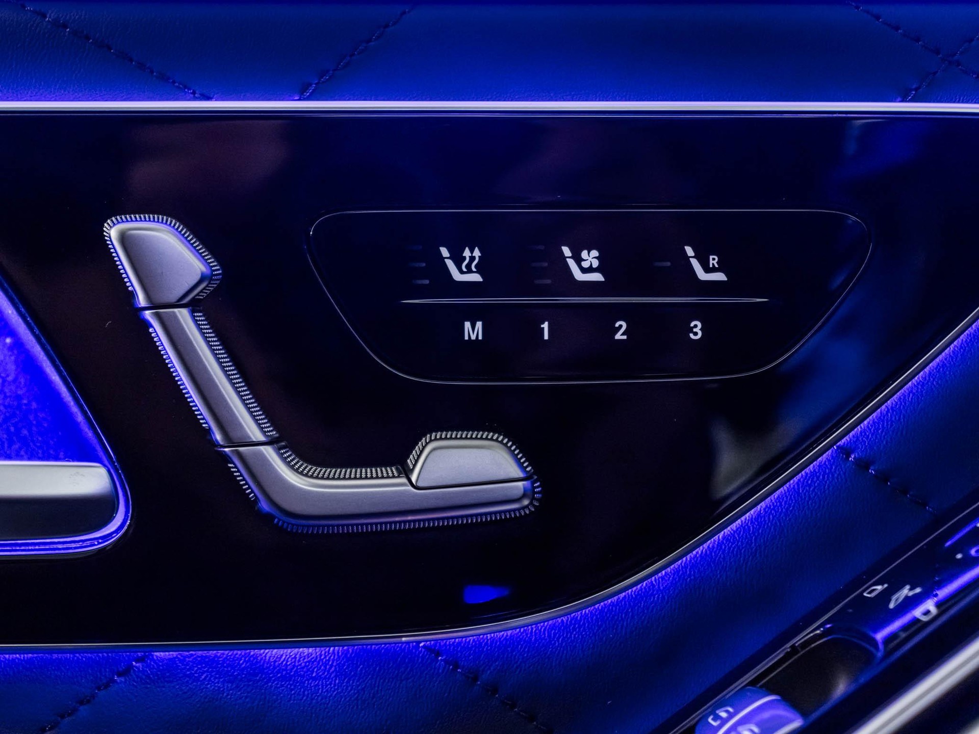 MERCEDES-BENZ S 400 d 4MATIC-image-12