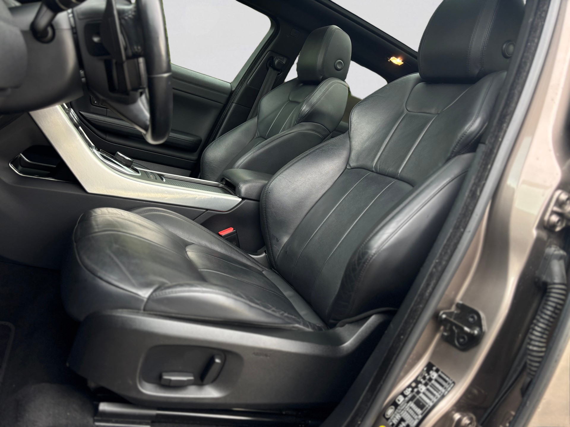 LAND ROVER Range Rover Evoque 2.0 Si4 SE Advantage AT9-image-7