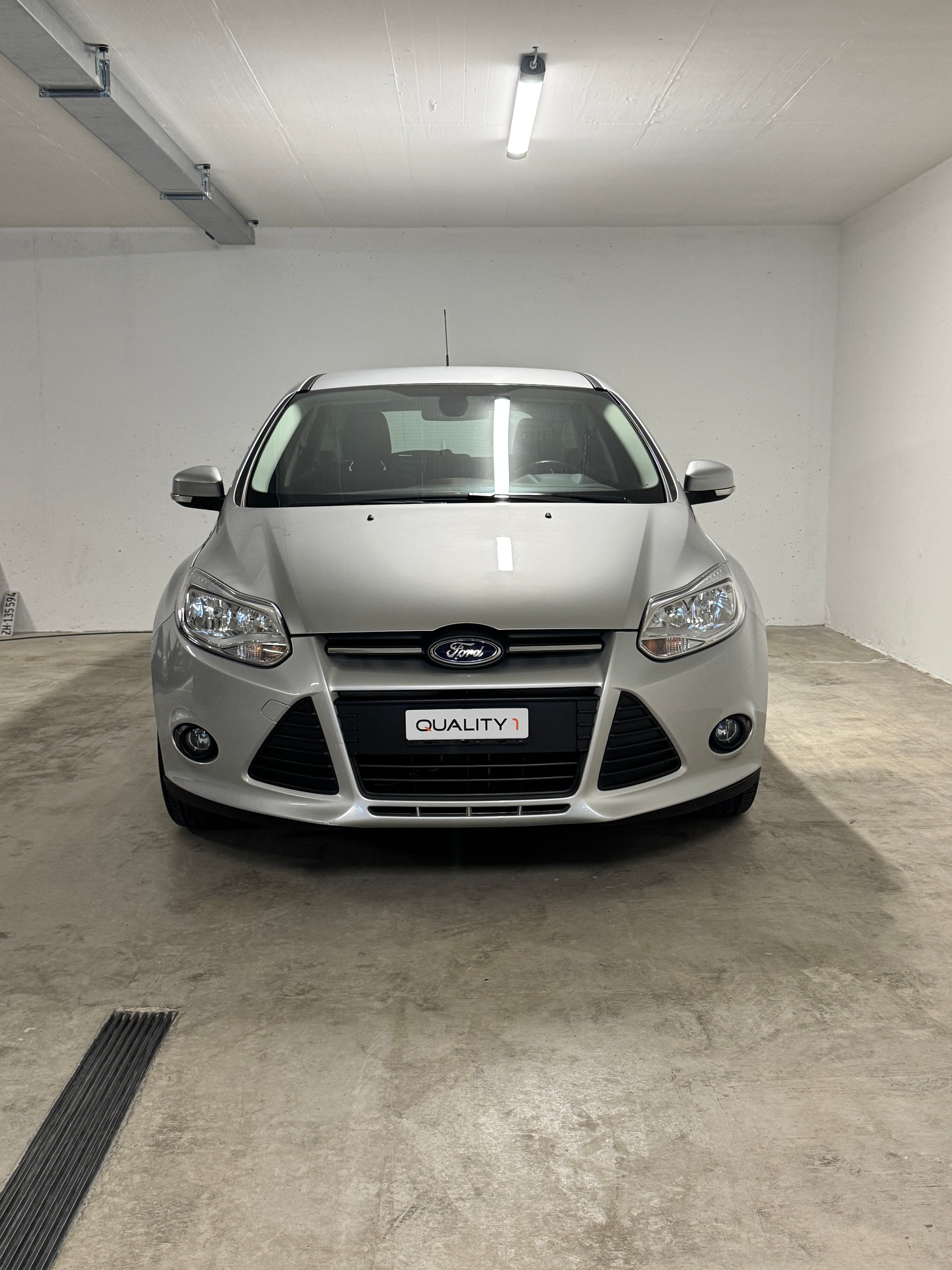 FORD Focus 1.6i VCT Trend PowerShift-image-1