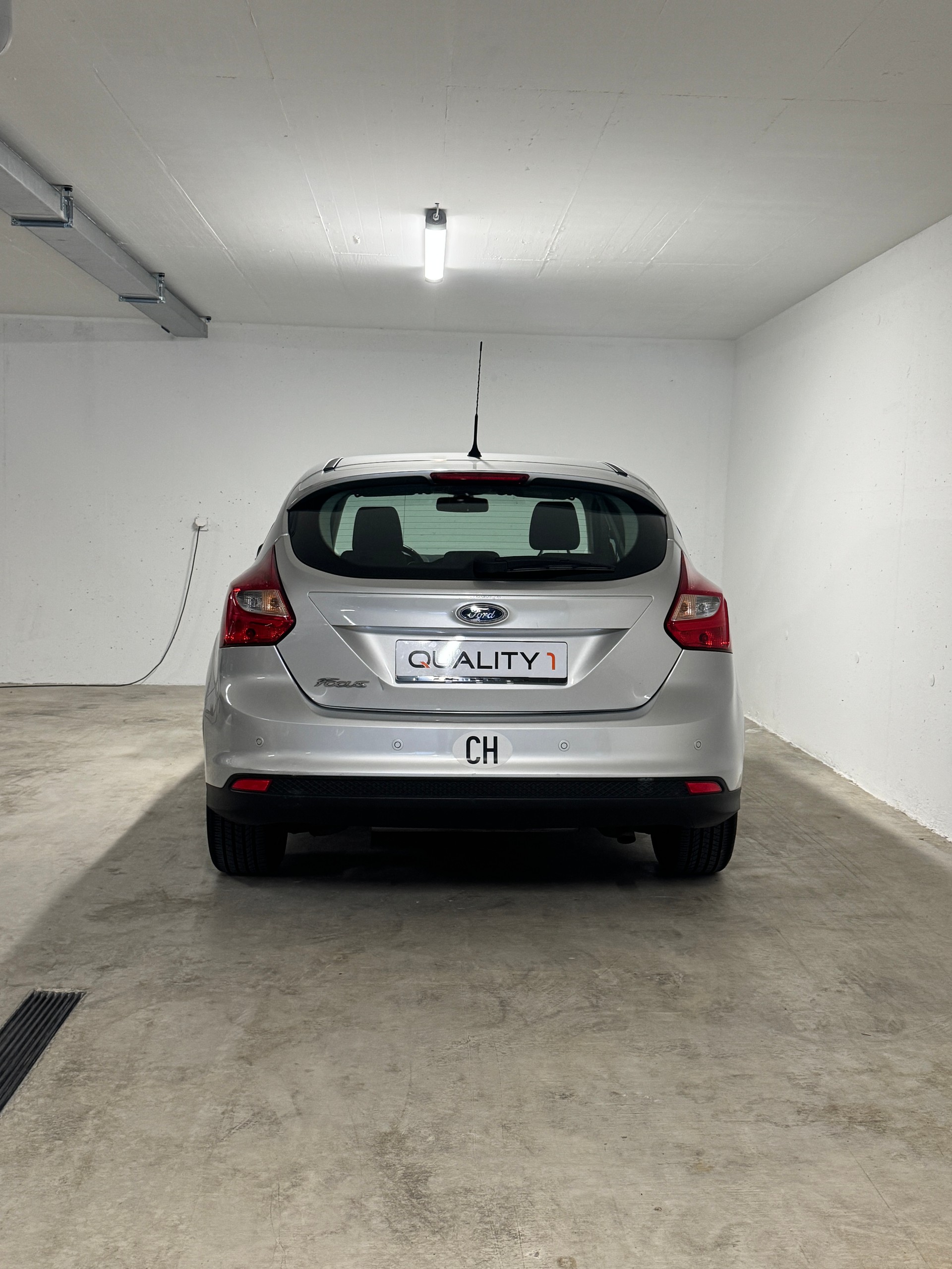 FORD Focus 1.6i VCT Trend PowerShift-image-3