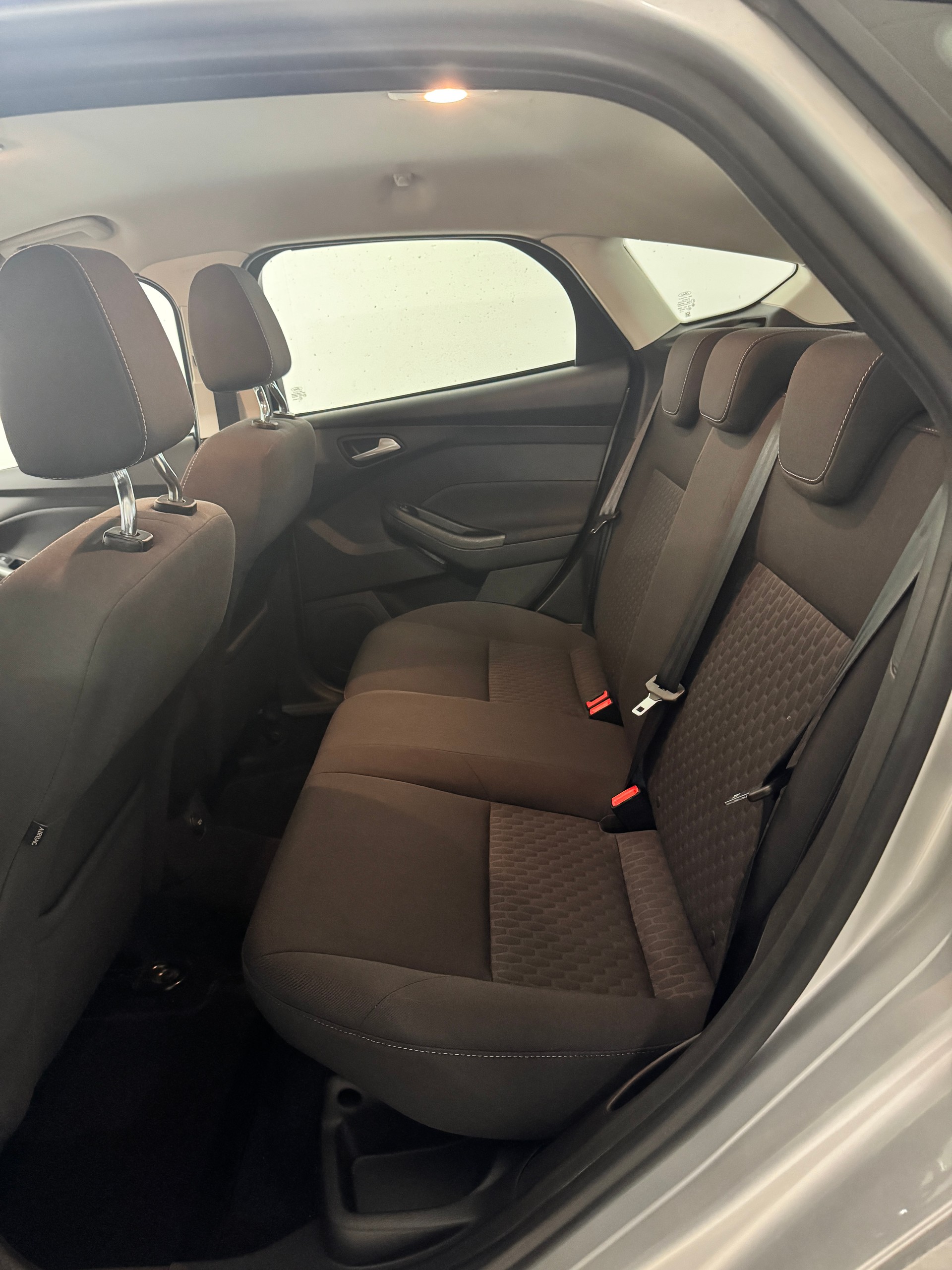 FORD Focus 1.6i VCT Trend PowerShift-image-7