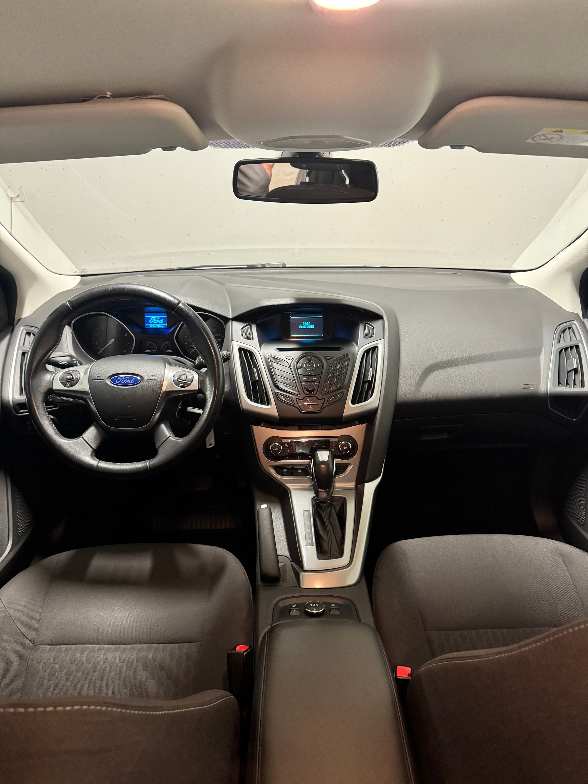 FORD Focus 1.6i VCT Trend PowerShift-image-8