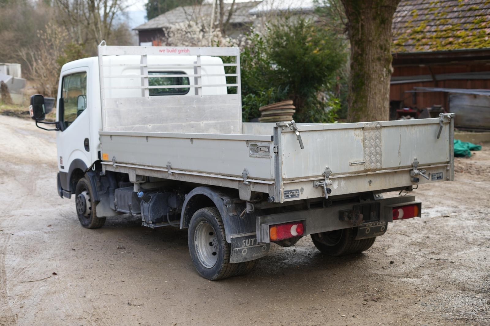 NISSAN NT400-image-1