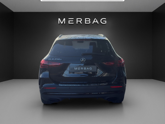 MERCEDES-BENZ GLA 250 e EQ Star 8G-DCT-image-4