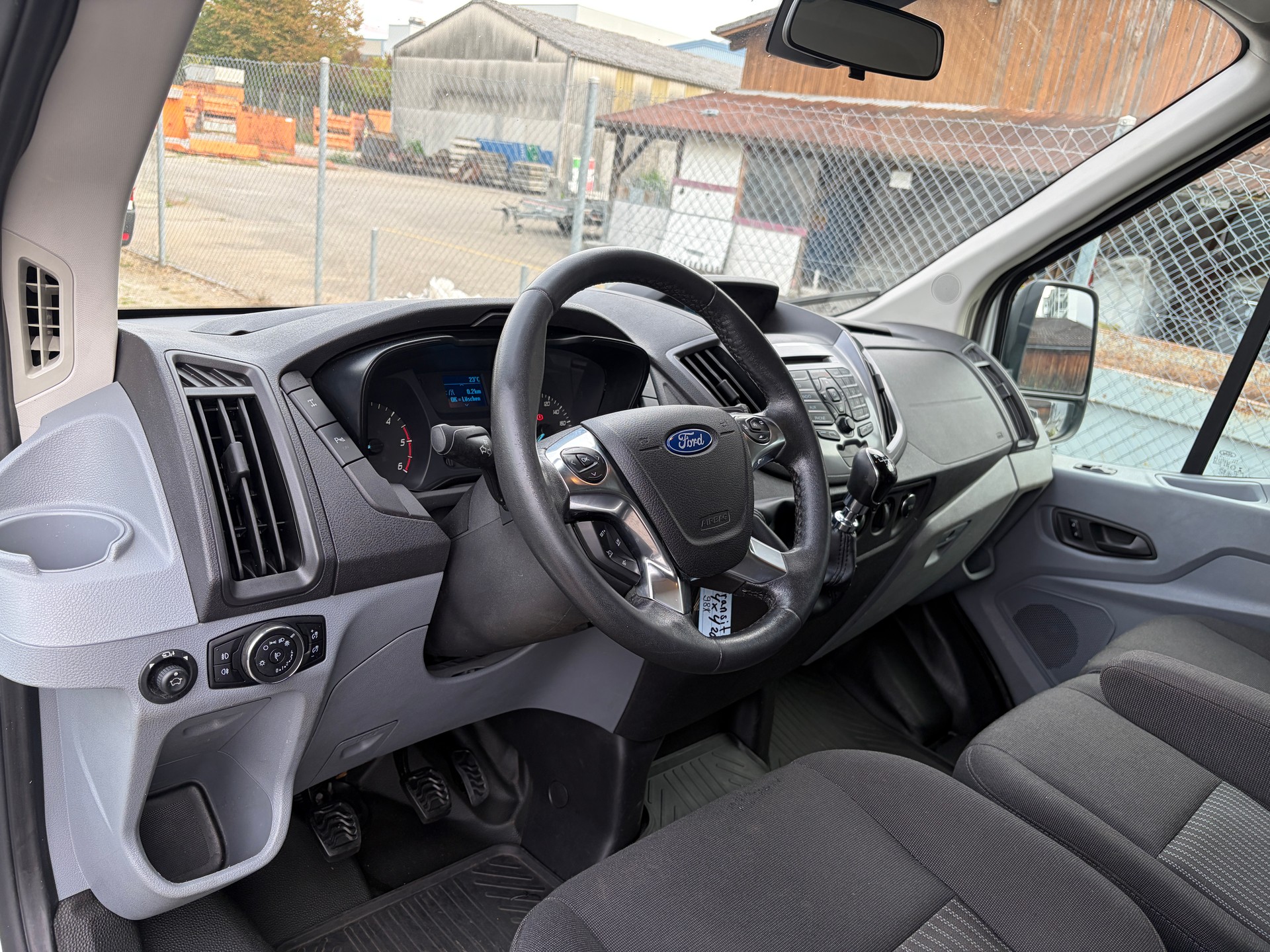 FORD Transit Van 350 L2H2 Ambiente 4WD-image-9