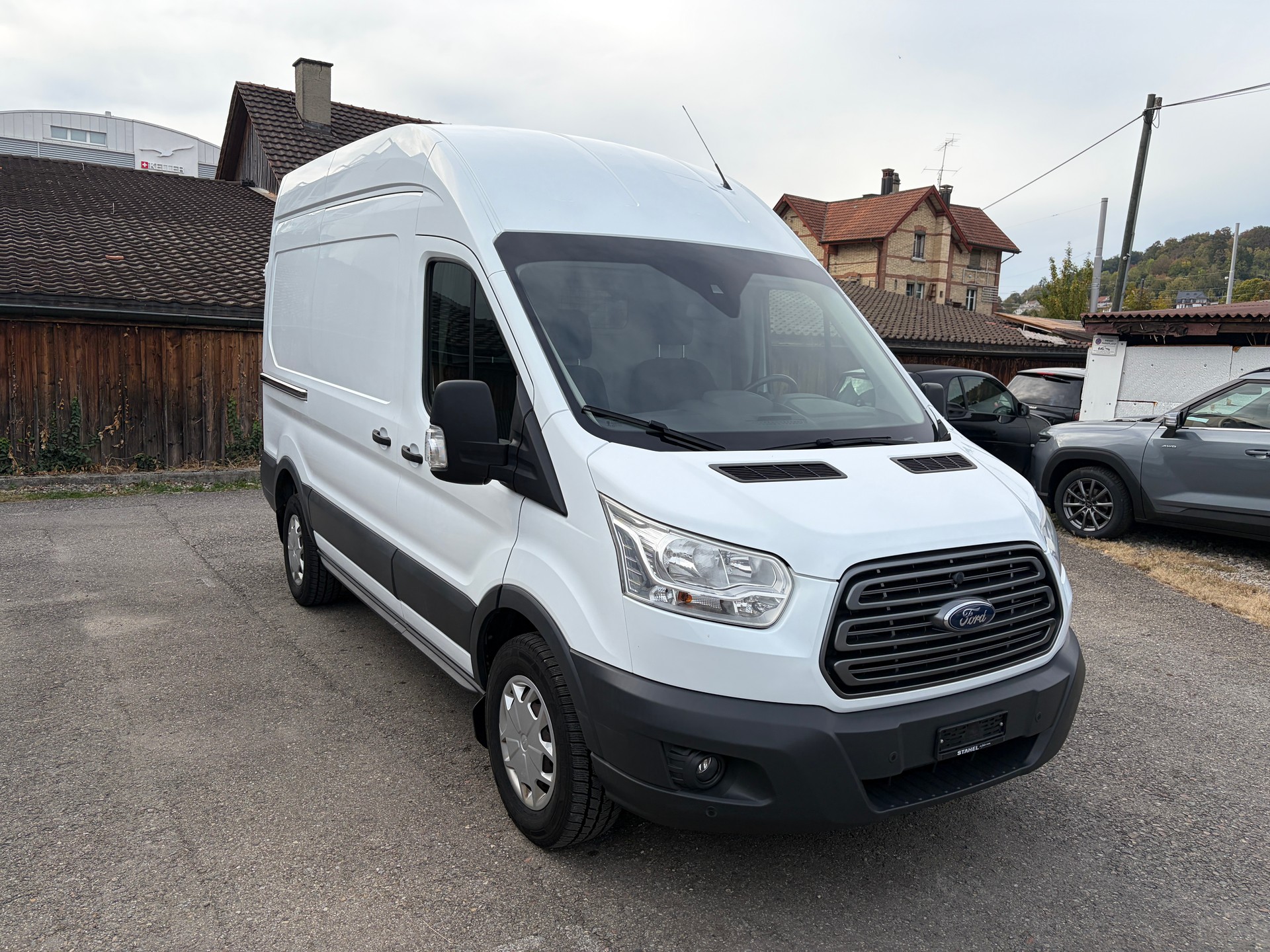 FORD Transit Van 350 L2H2 Ambiente 4WD-image-1