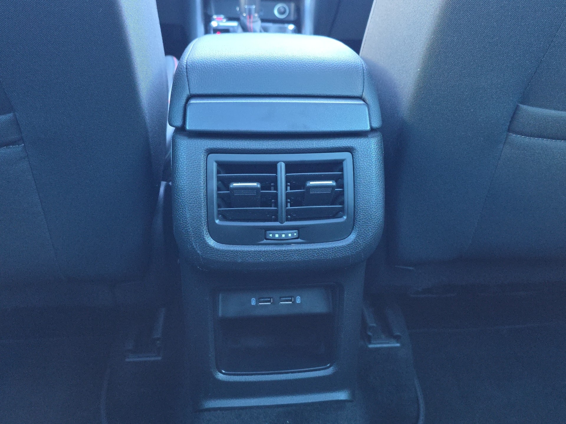 SEAT Ateca 1.5 TSI Swiss FR DSG-image-15