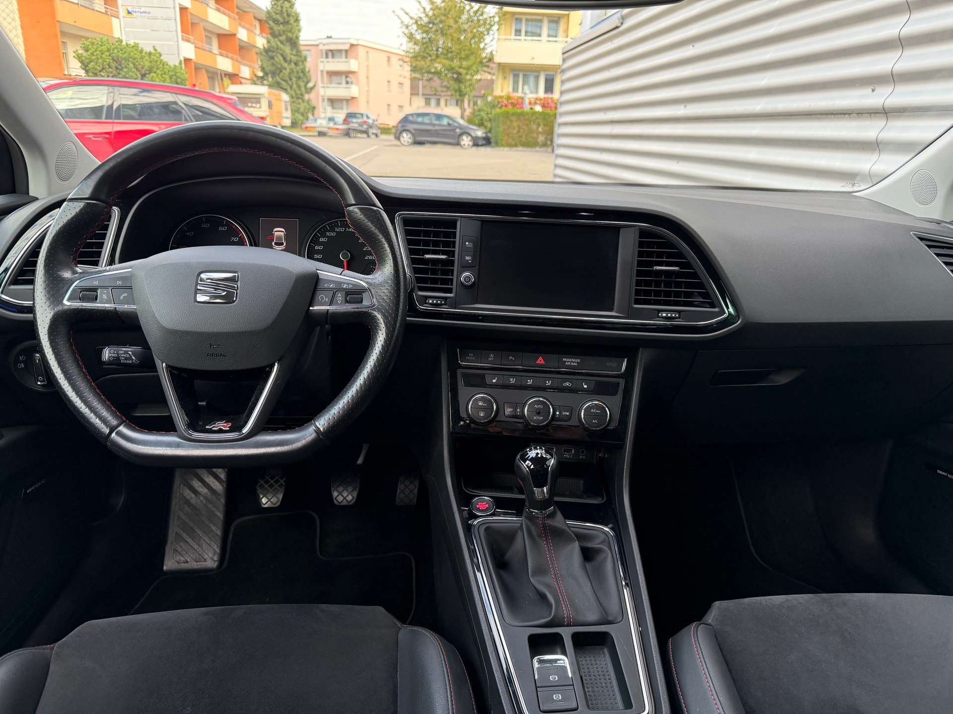 SEAT Leon 1.8 TSI Swiss FR-image-4