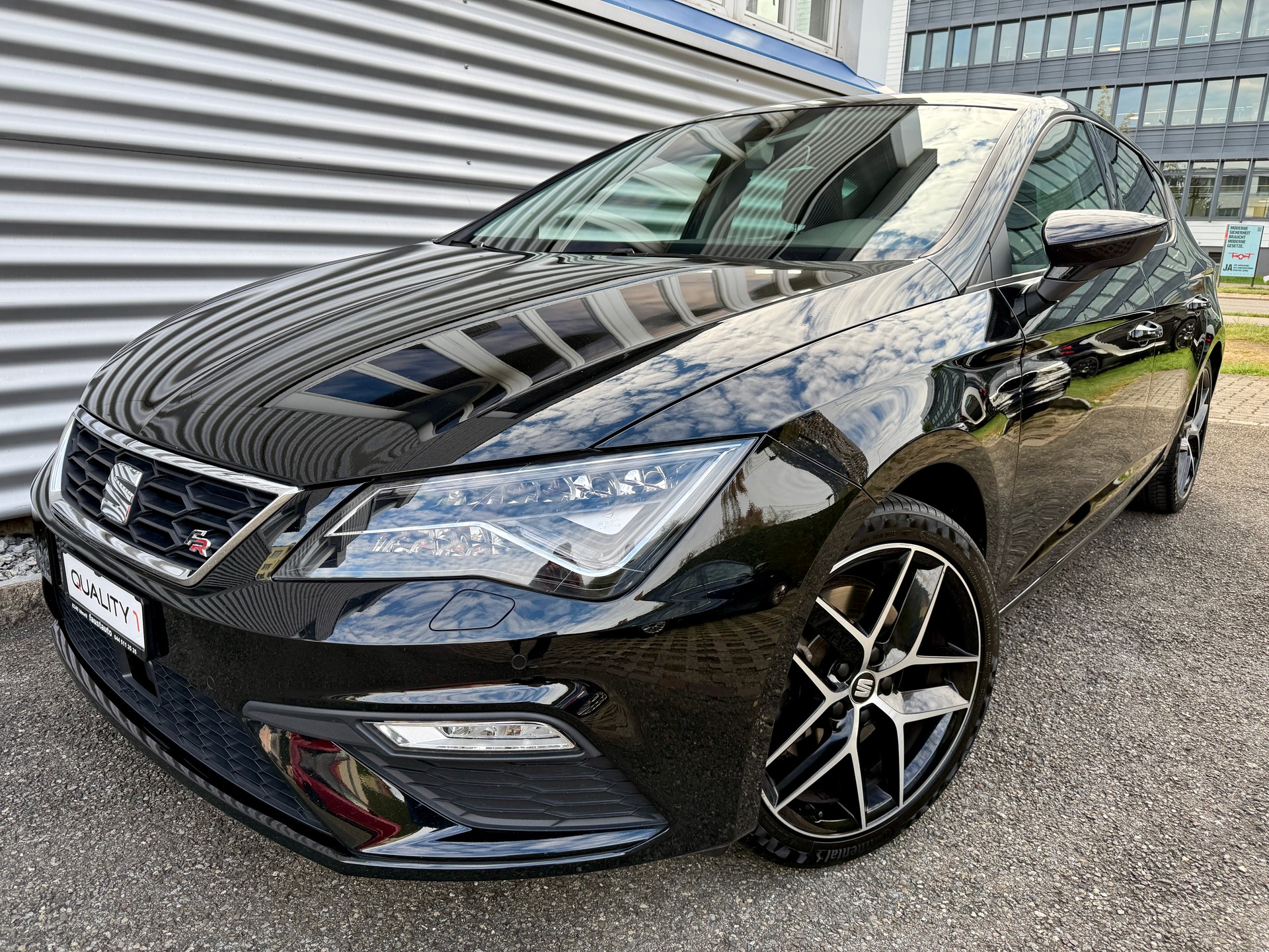 SEAT Leon 1.8 TSI Swiss FR-image-0