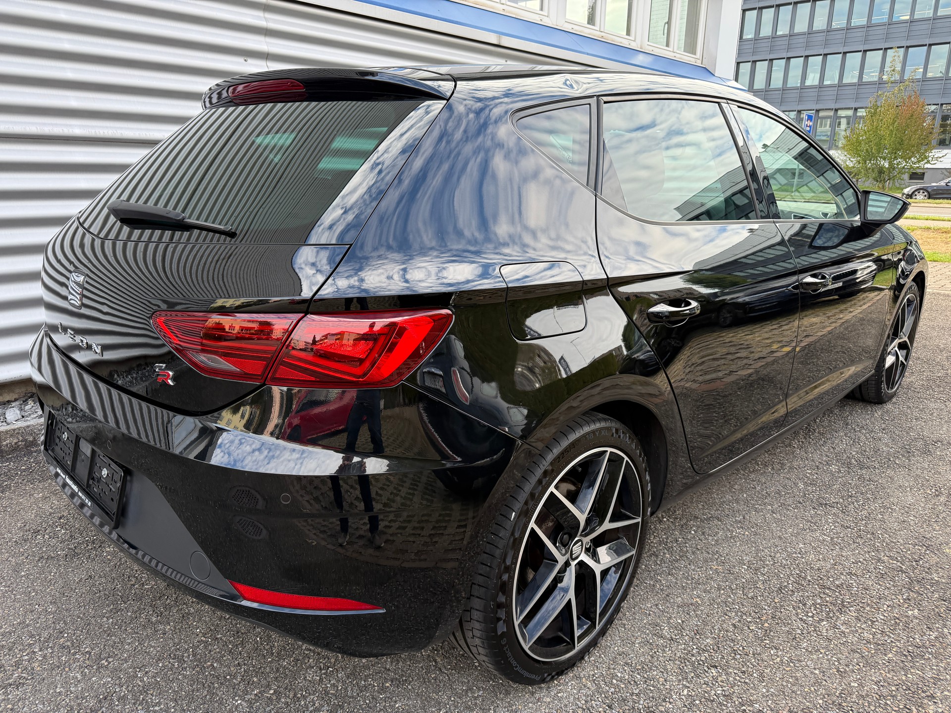 SEAT Leon 1.8 TSI Swiss FR-image-12