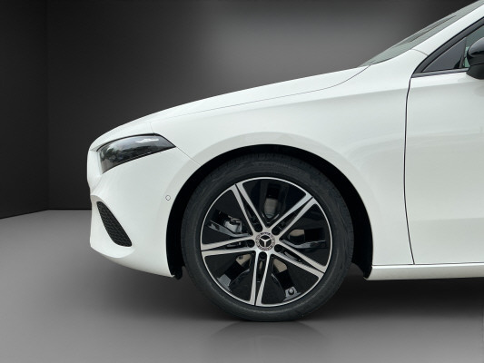 MERCEDES-BENZ A 200 Night Star 7G-DCT-image-12