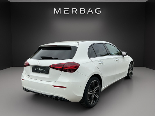 MERCEDES-BENZ A 200 Night Star 7G-DCT-image-3