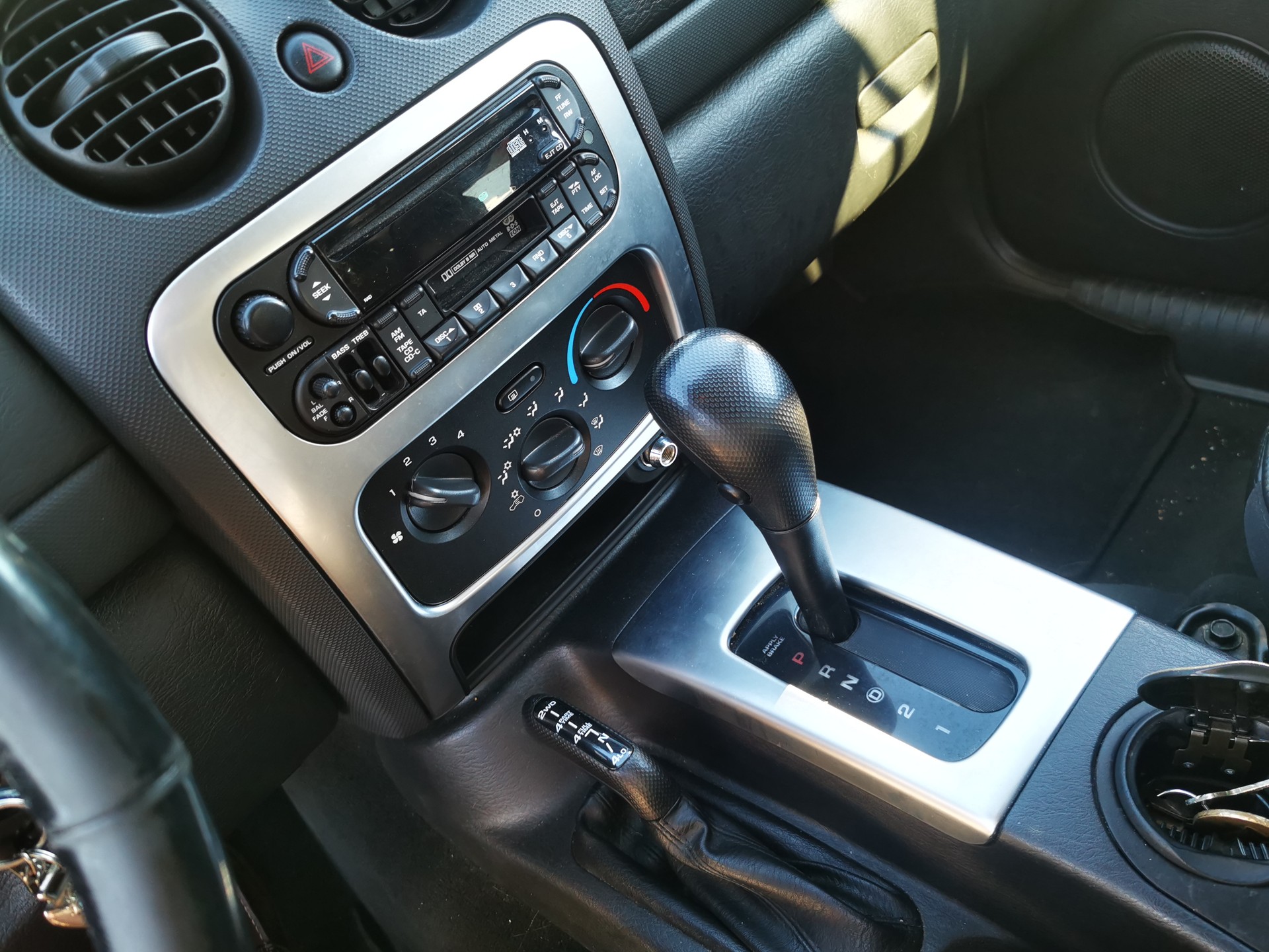 JEEP Cherokee 3.7 V6 Limited-image-12