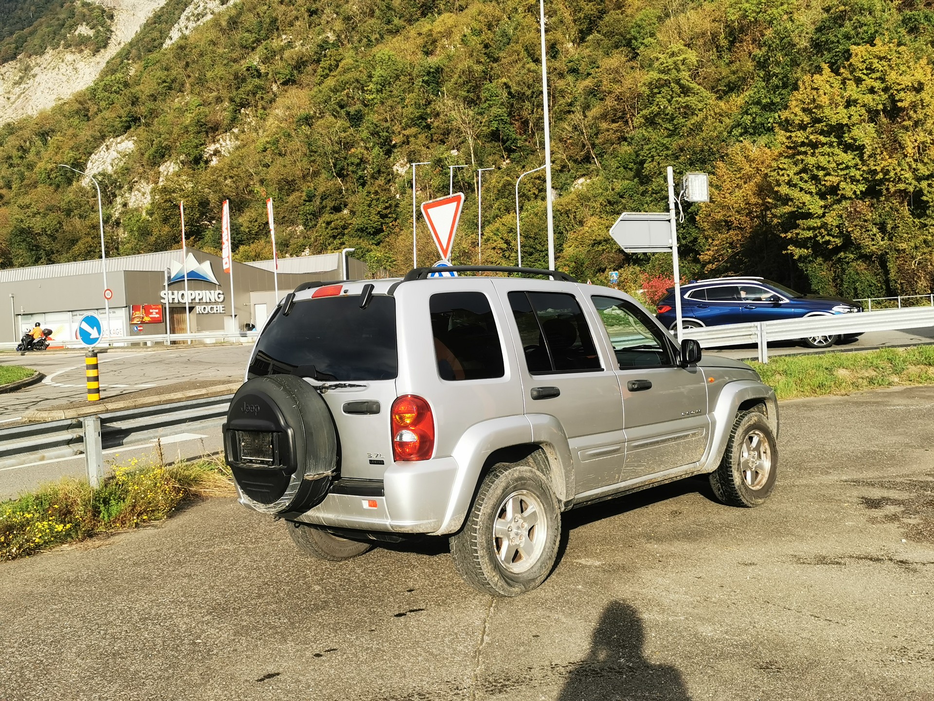 JEEP Cherokee 3.7 V6 Limited-image-2