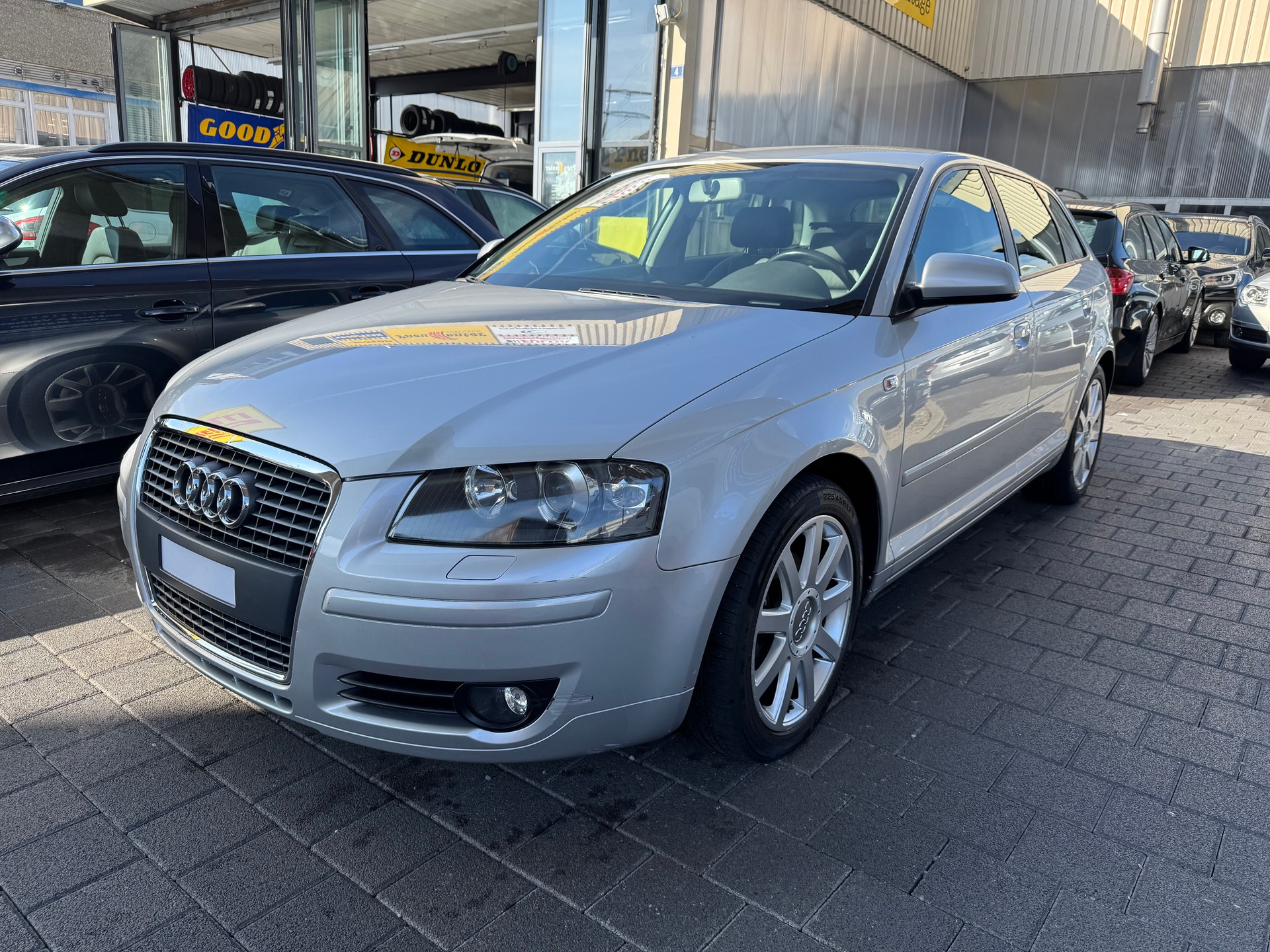 AUDI A3 Sportback 2.0 FSI Attraction-image-0