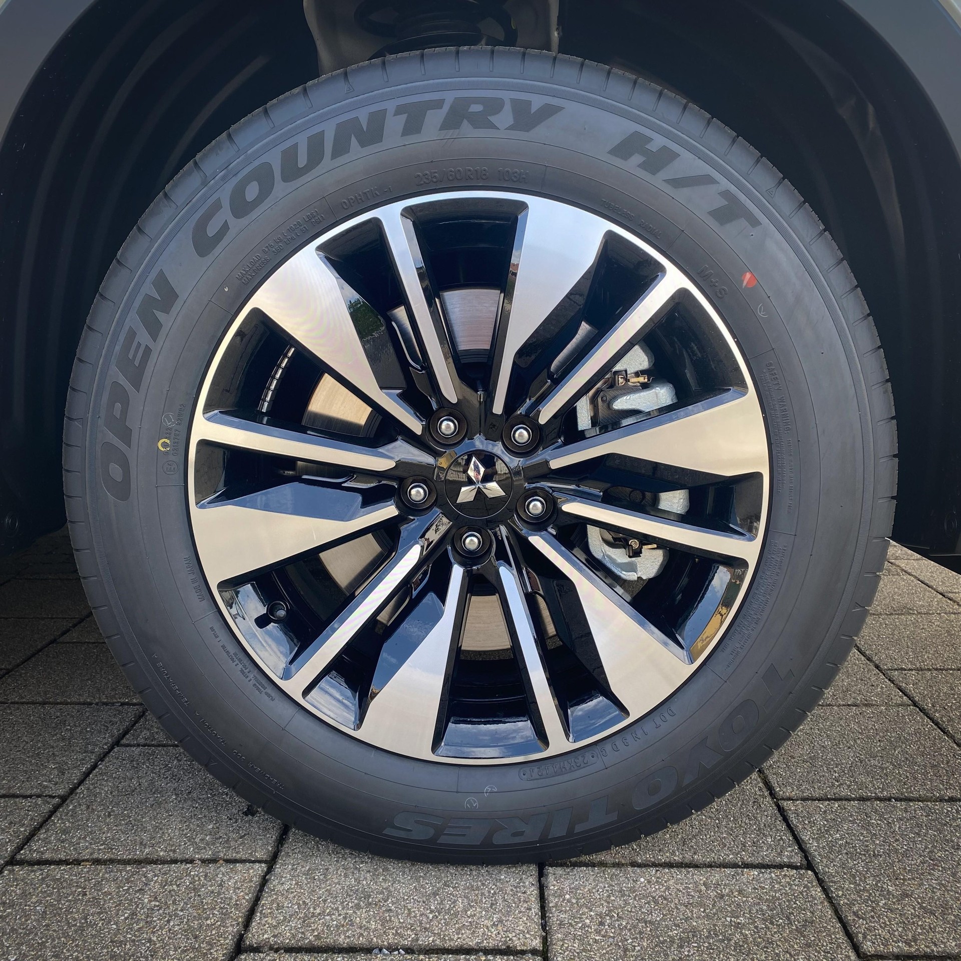 MITSUBISHI Outlander 2.4 PHEV Invite 4x4-image-2