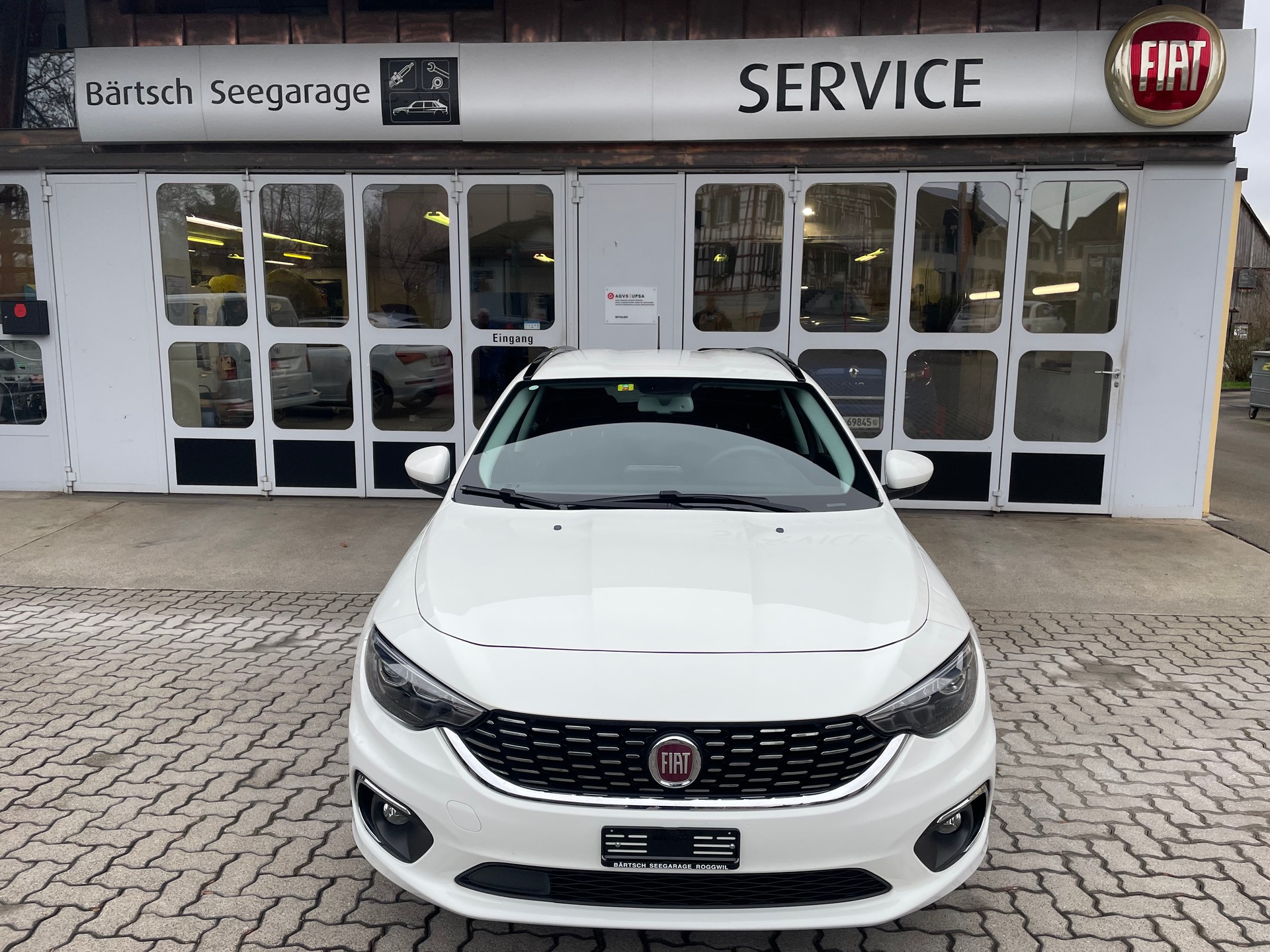 FIAT Tipo 1.6MJ Station Wagon Lounge DCT-image-0