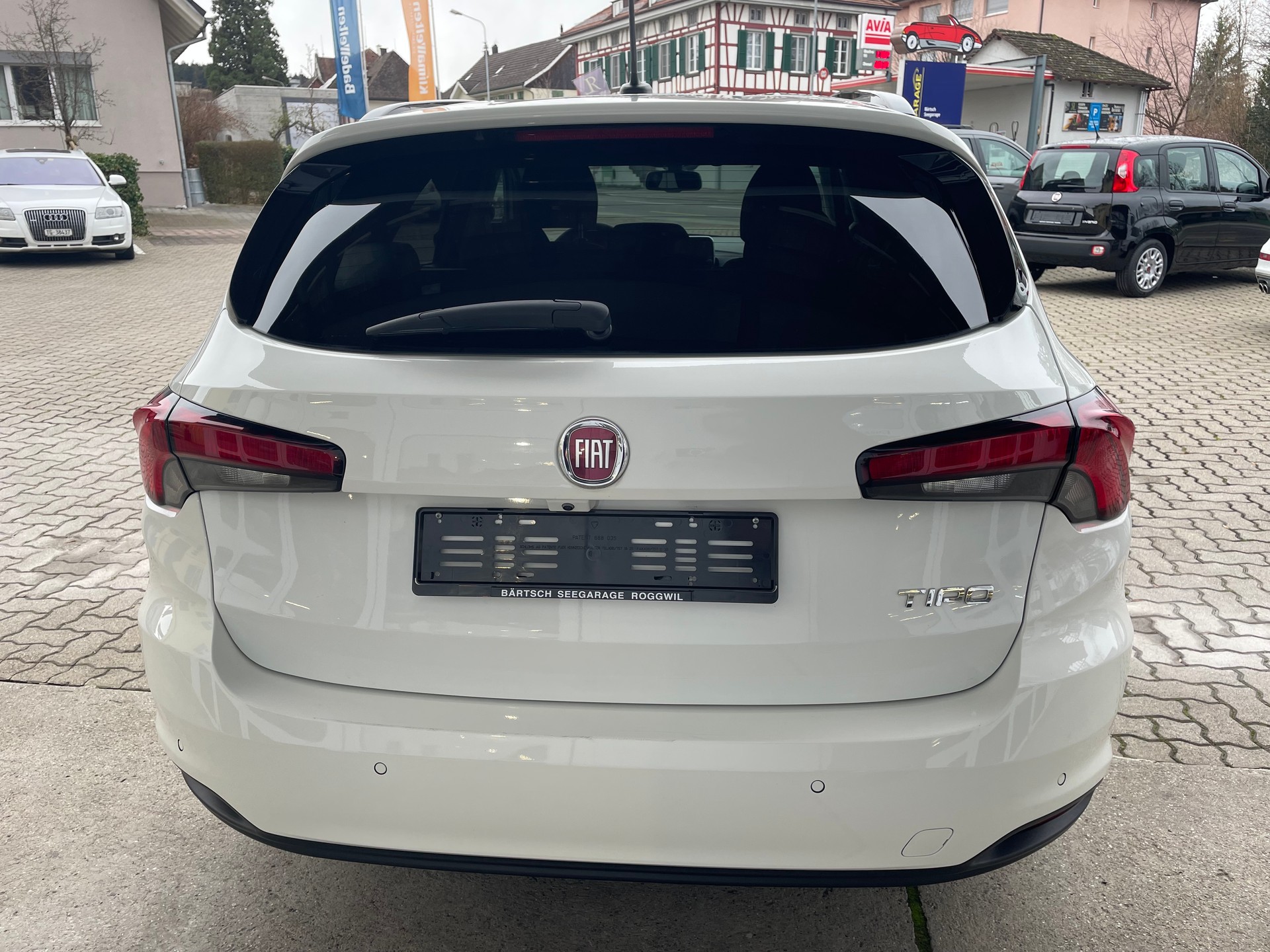 FIAT Tipo 1.6MJ Station Wagon Lounge DCT-image-4
