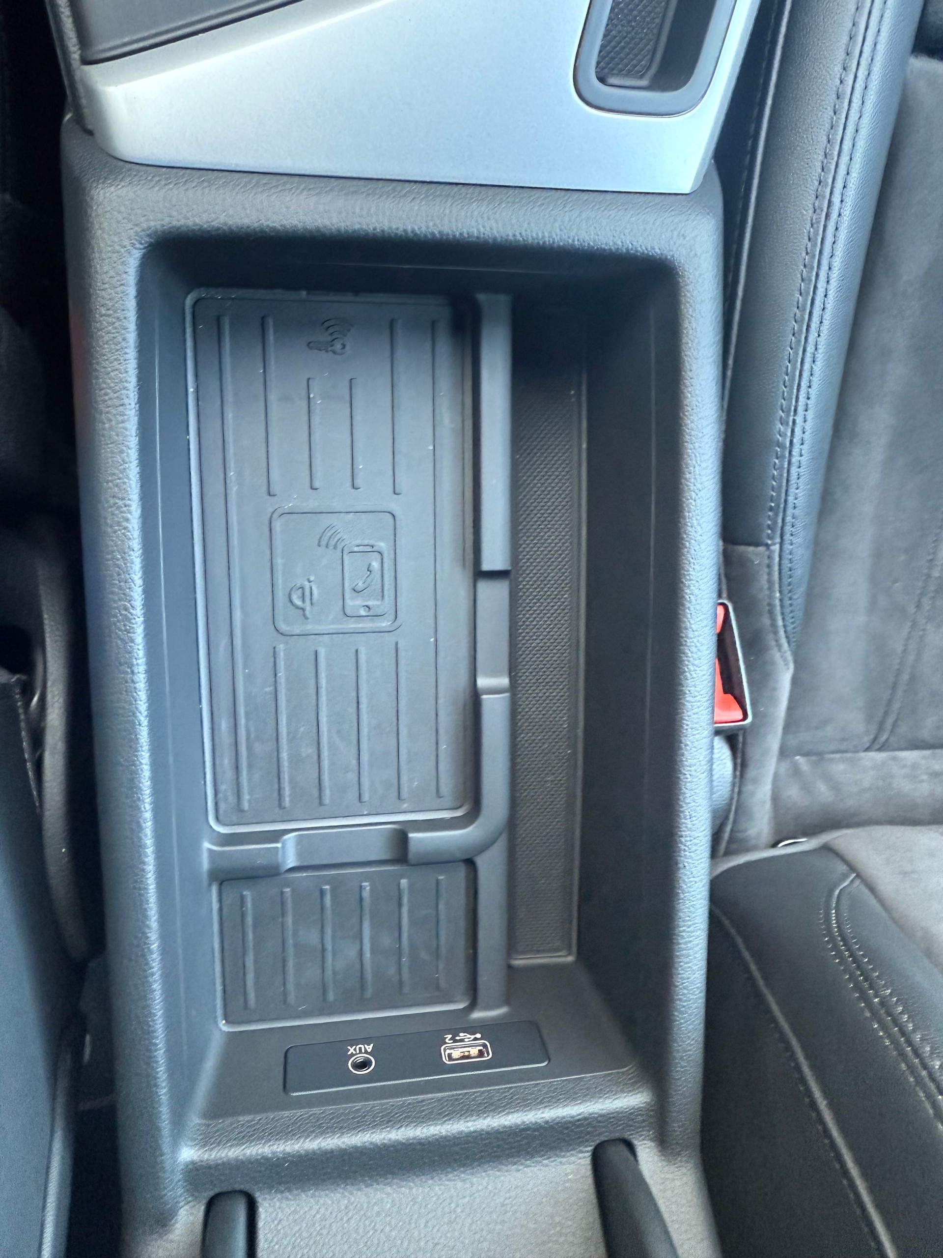 AUDI A4 Avant 2.0 TDI S-tronic-image-15