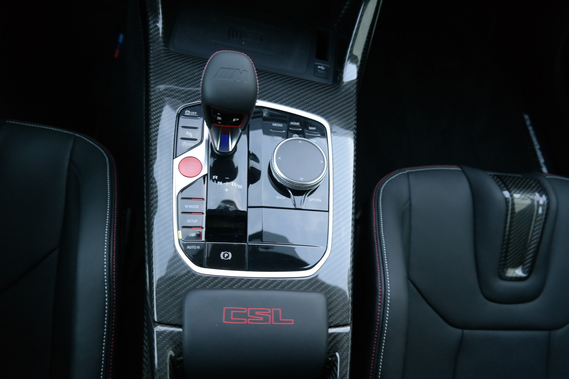 BMW M4 CSL Coupé-image-18