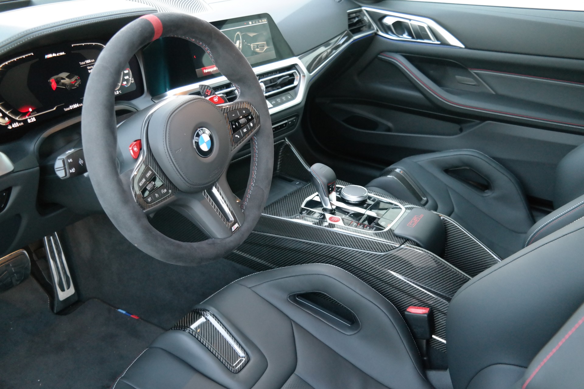 BMW M4 CSL Coupé-image-15