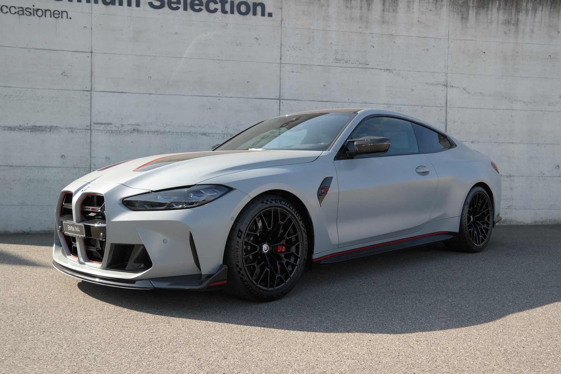 BMW M4 CSL Coupé-image-0