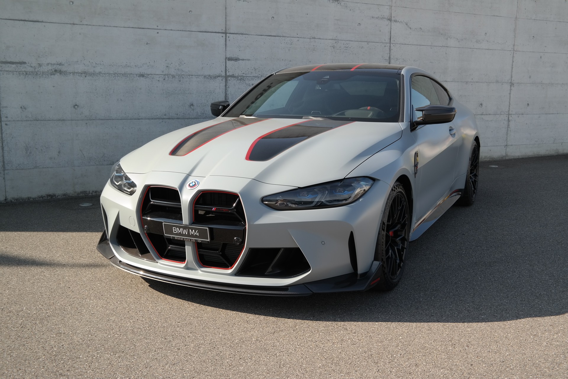 BMW M4 CSL Coupé-image-1