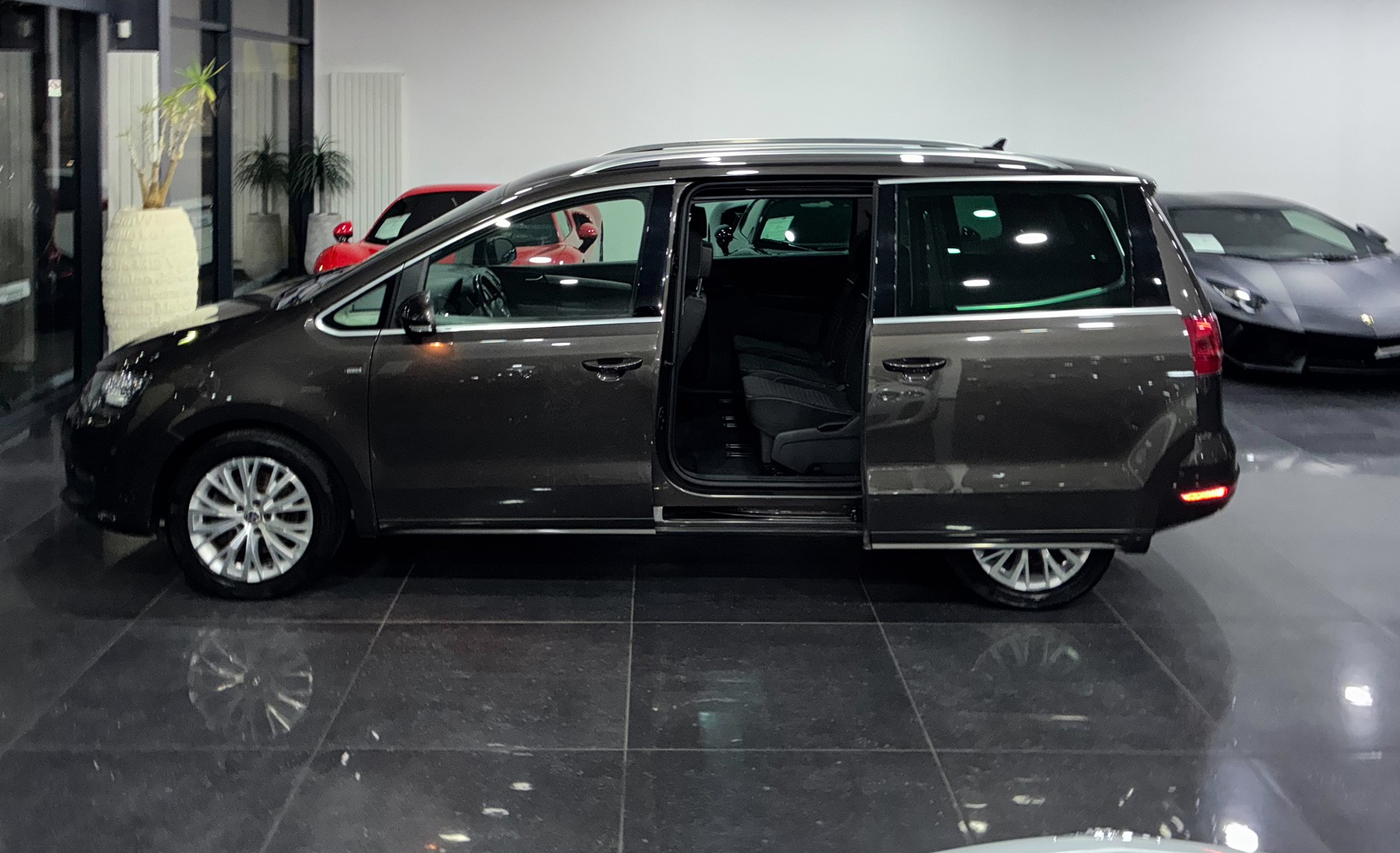 VW Sharan 2.0 TSI Cup DSG-image-2