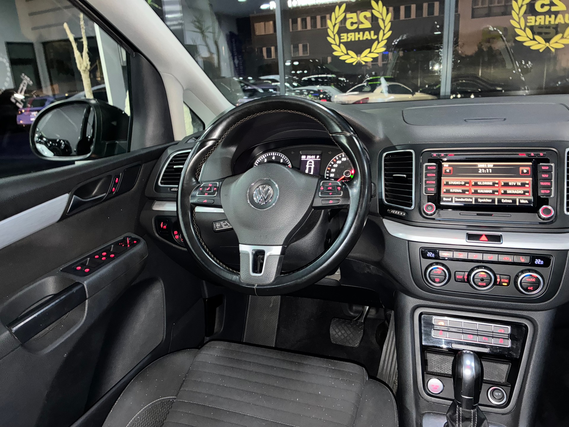 VW Sharan 2.0 TSI Cup DSG-image-7