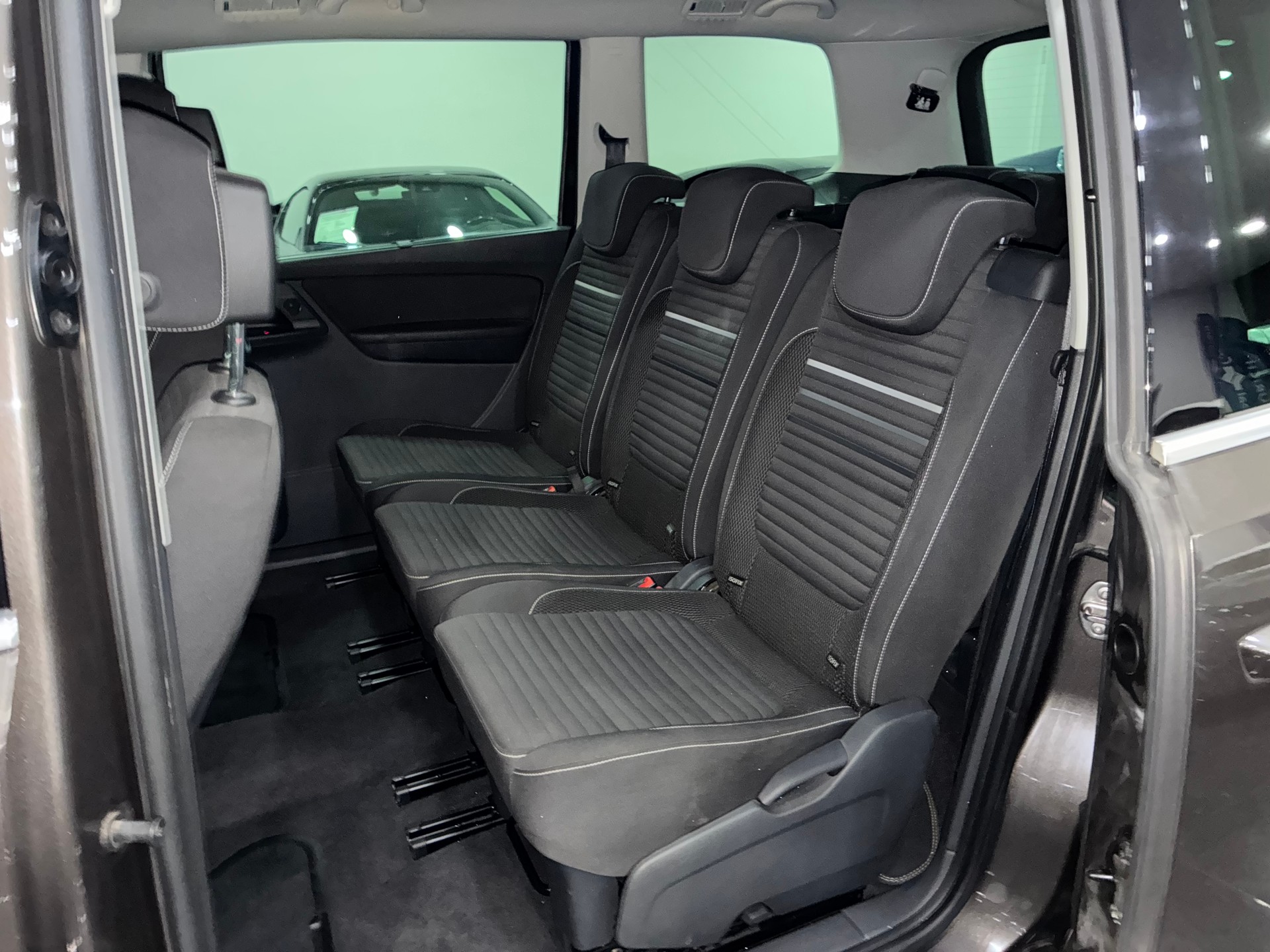 VW Sharan 2.0 TSI Cup DSG-image-10