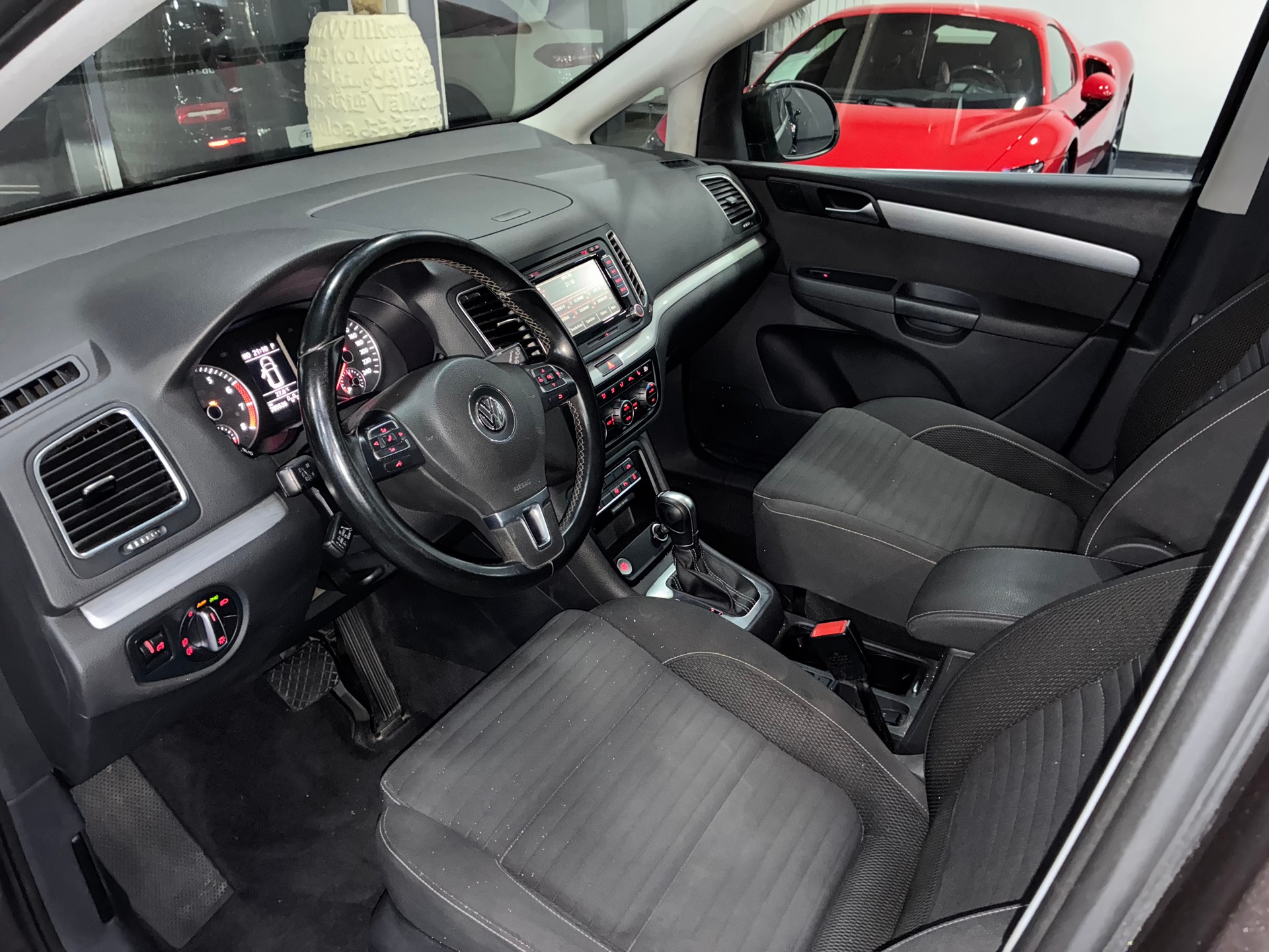 VW Sharan 2.0 TSI Cup DSG-image-9