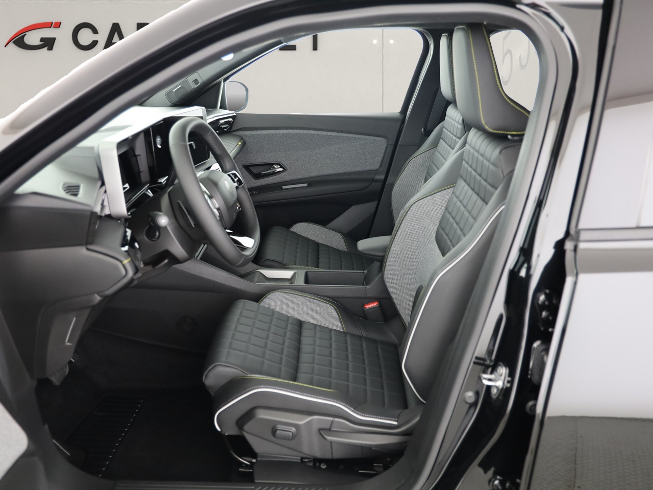 RENAULT R4 E-Tech Comfort Range iconic-image-5