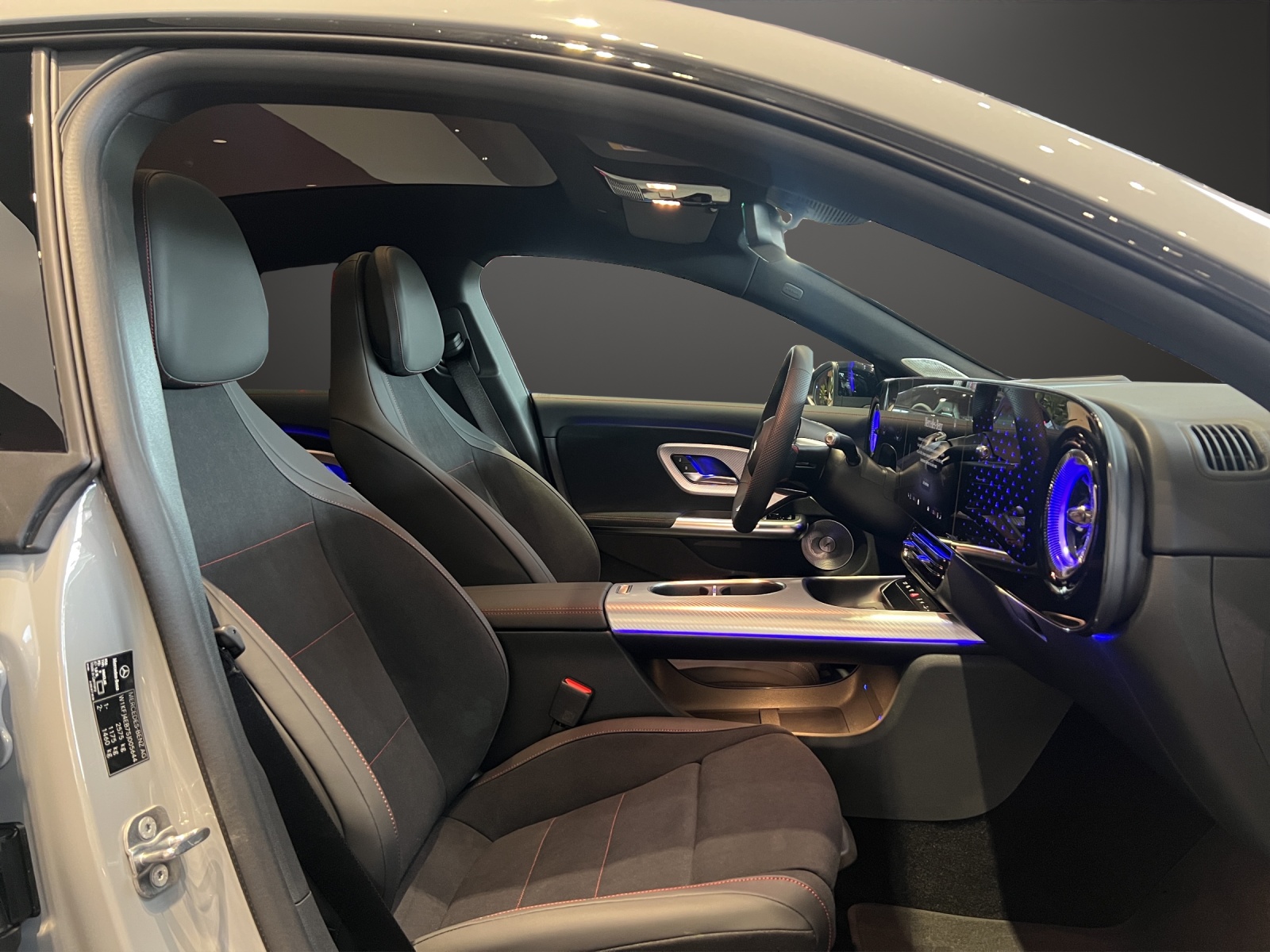 MERCEDES-BENZ CLA 350 4MATIC with EQ Technology-image-13