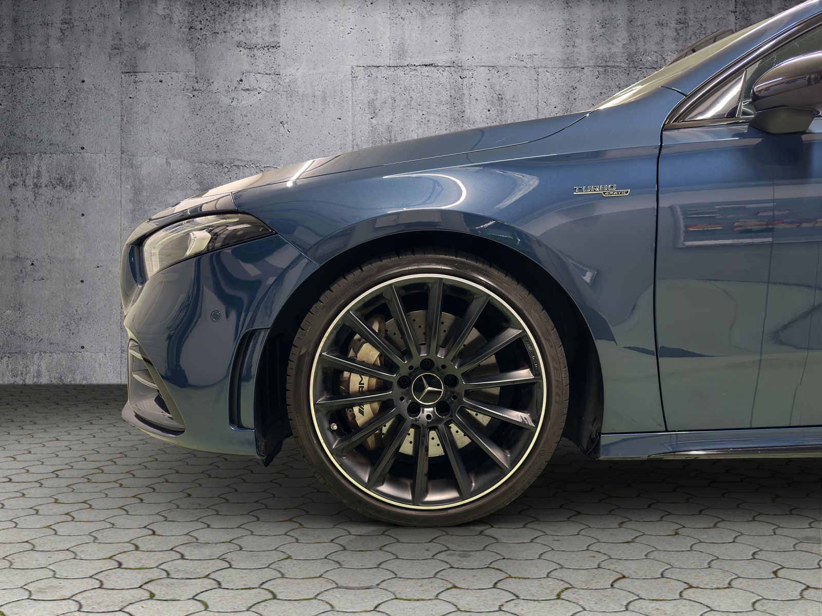 MERCEDES-BENZ A 35 AMG 4Matic Speedshift-image-15
