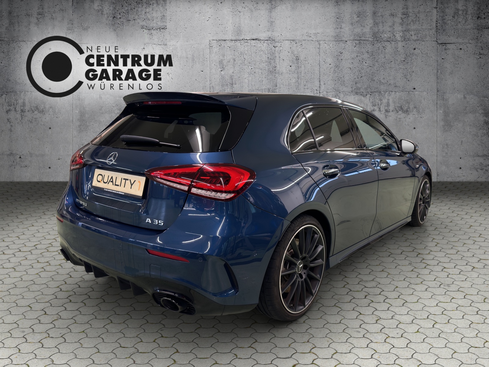 MERCEDES-BENZ A 35 AMG 4Matic Speedshift-image-3