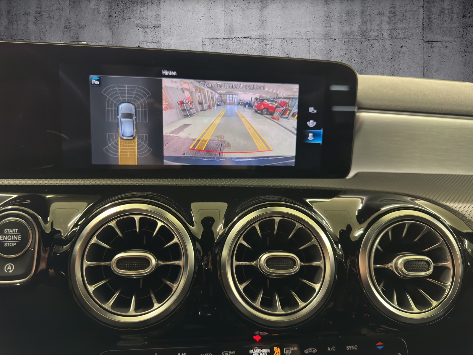 MERCEDES-BENZ A 35 AMG 4Matic Speedshift-image-10