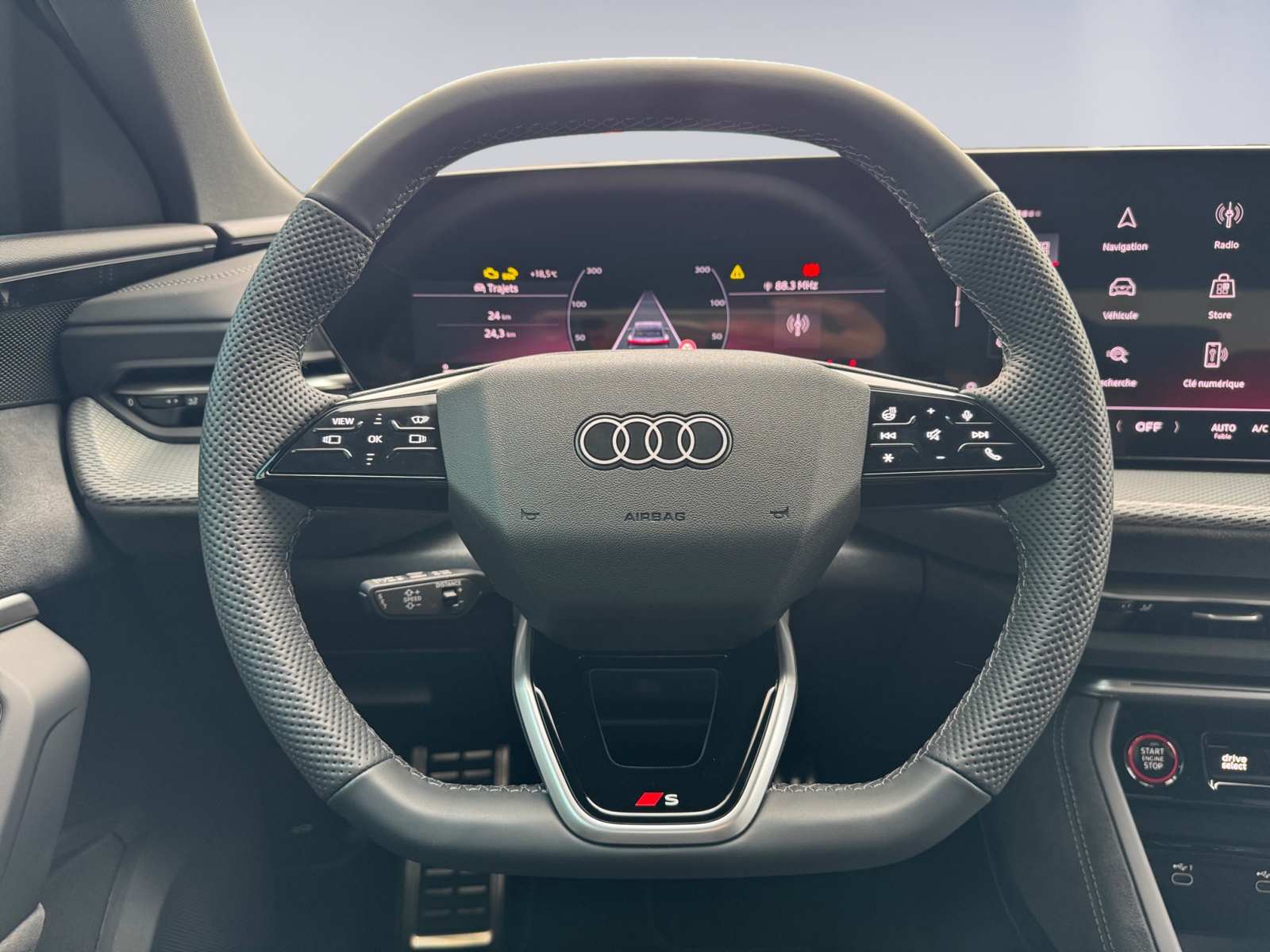 AUDI SQ5 TFSI quattro S-tronic-image-9