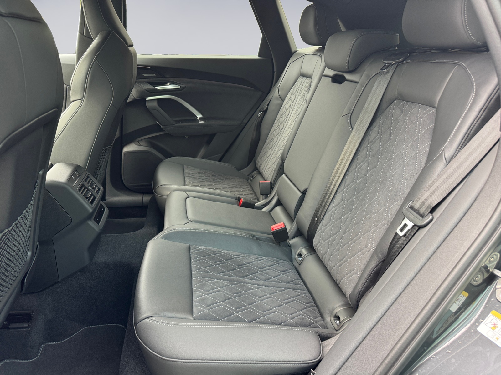 AUDI SQ5 TFSI quattro S-tronic-image-10
