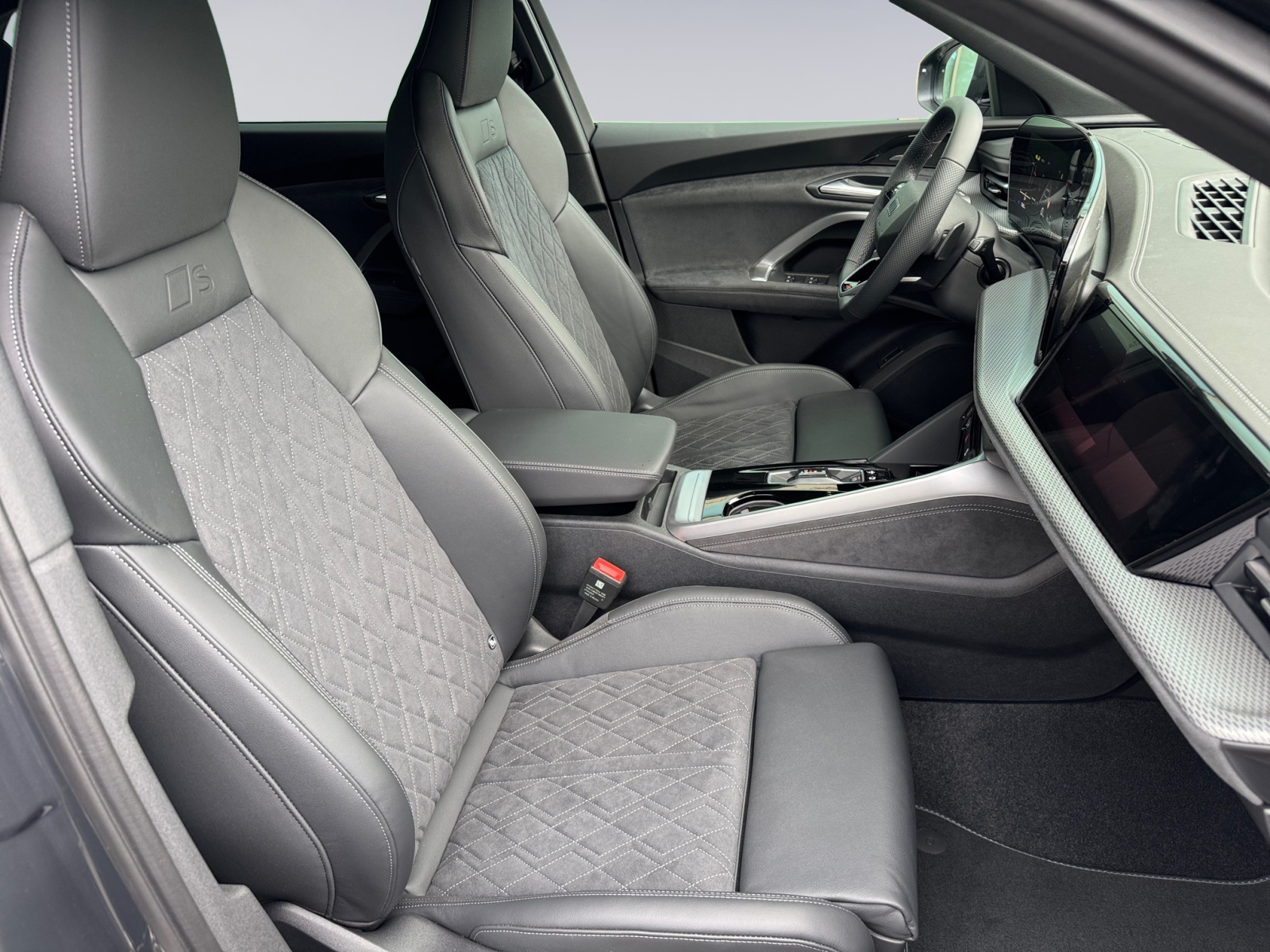 AUDI SQ5 TFSI quattro S-tronic-image-12