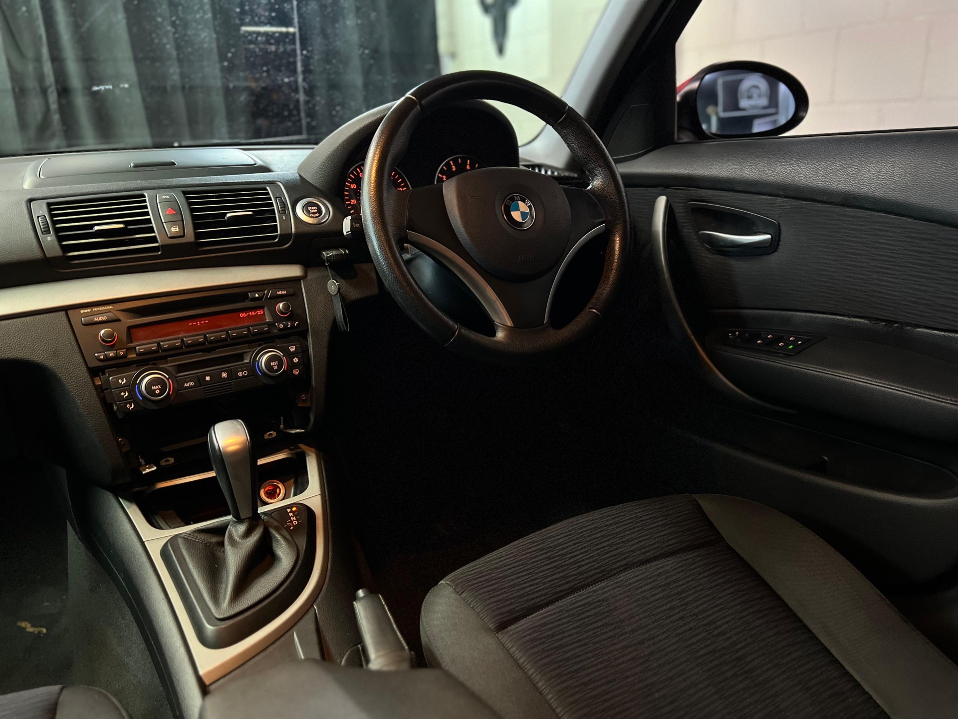 BMW 116i / Englisches Fahrzeug / Véhicule anglais-image-6
