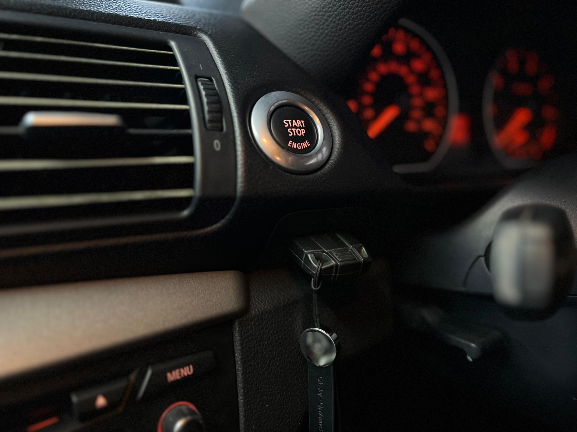 BMW 116i / Englisches Fahrzeug / Véhicule anglais-image-10