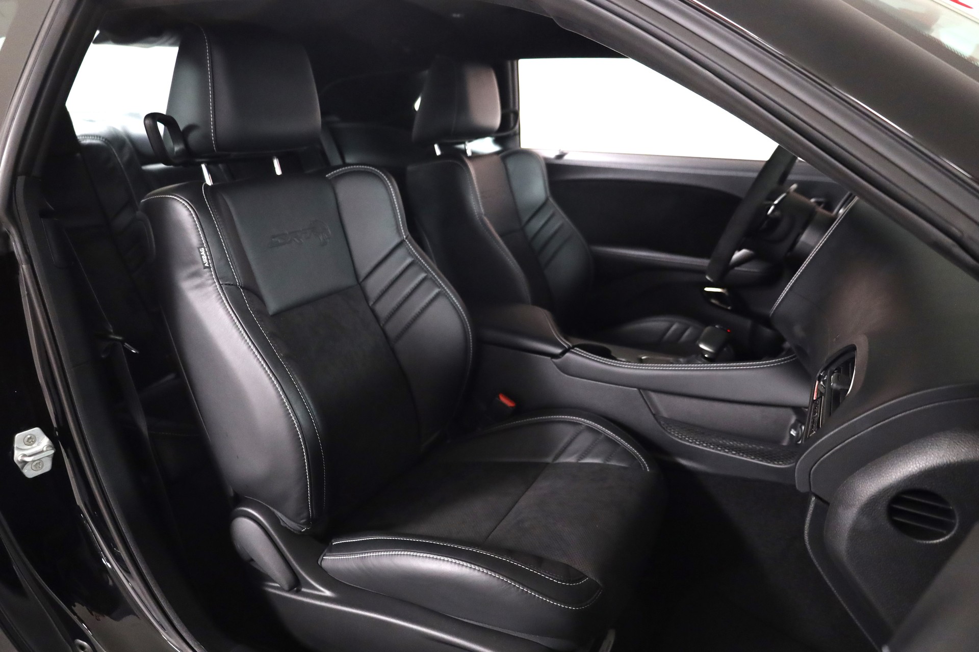 DODGE Challenger Black Ghost-image-13